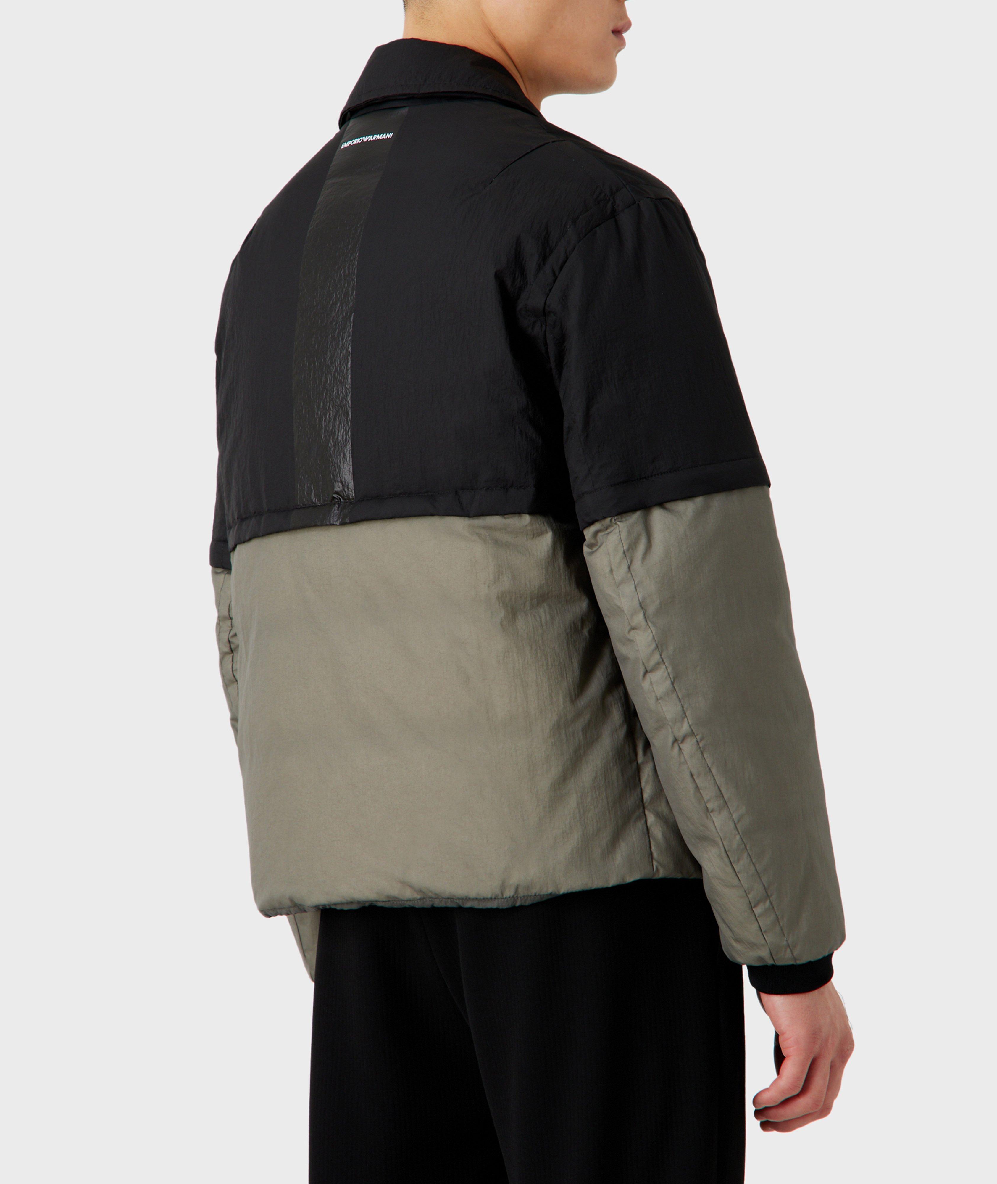 Manteau sectionné en tissu technique et en duvet image 2