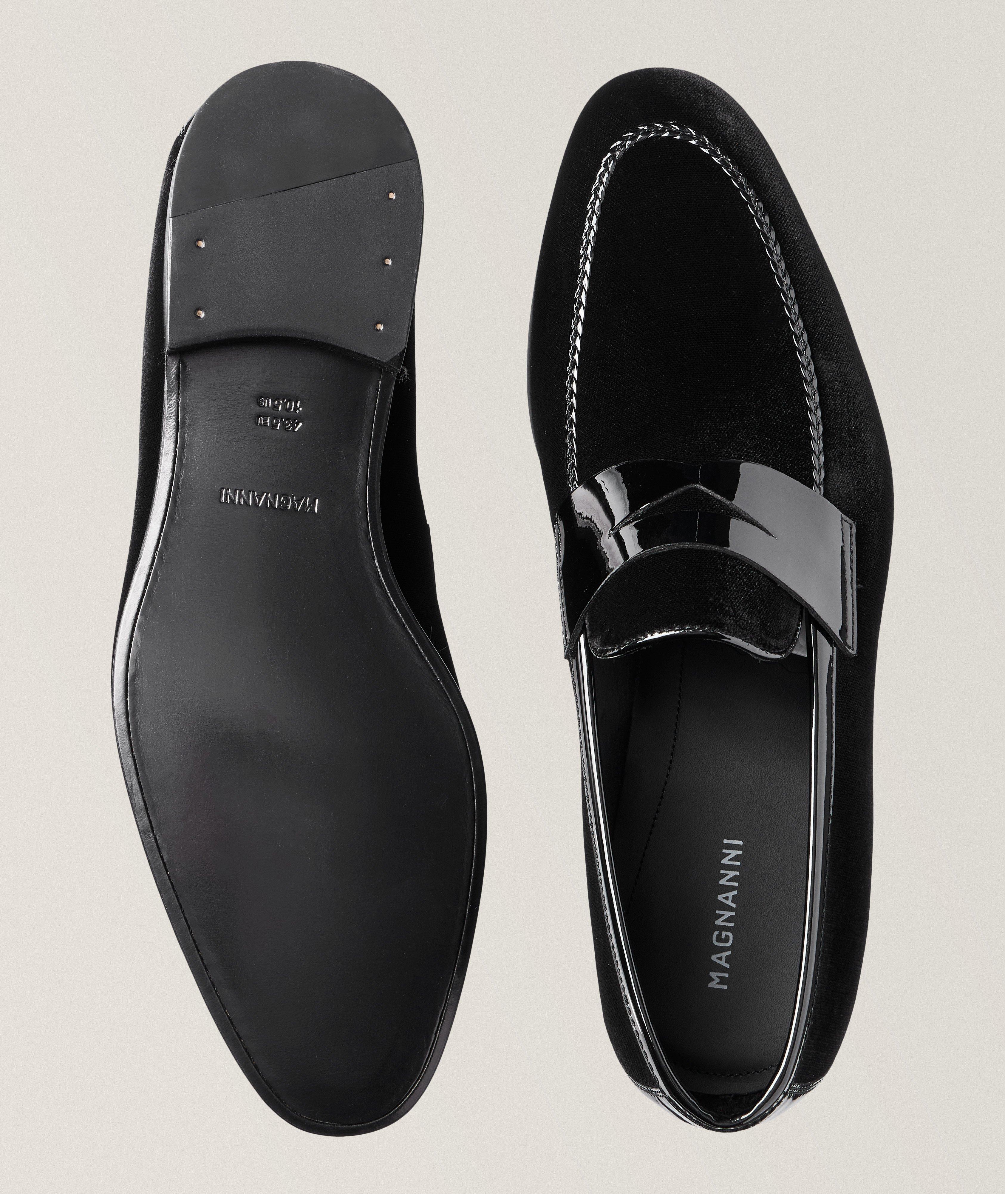 Magnanni store velvet loafers