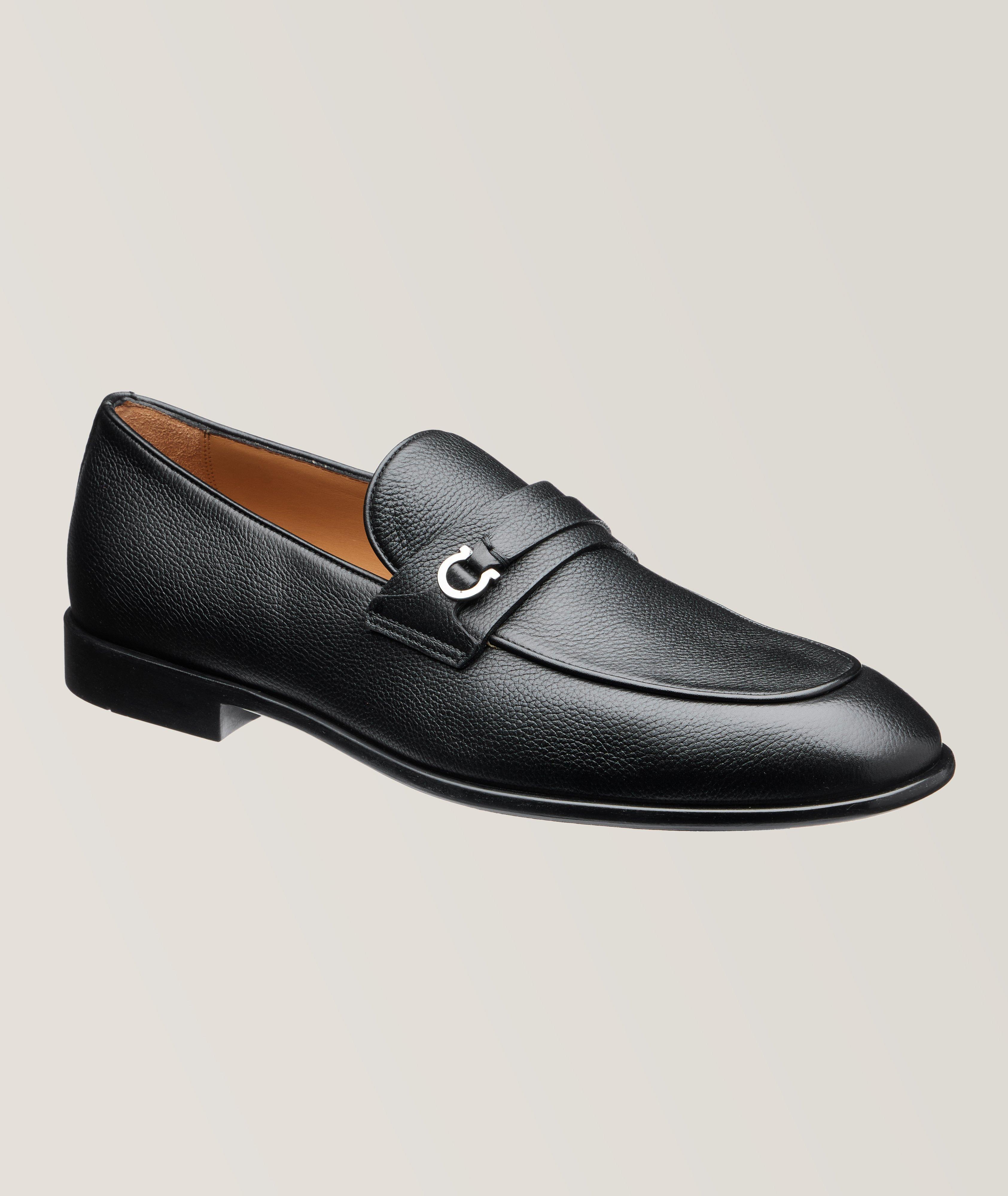 Desio Gancio Ornament Pebbled Leather Loafers