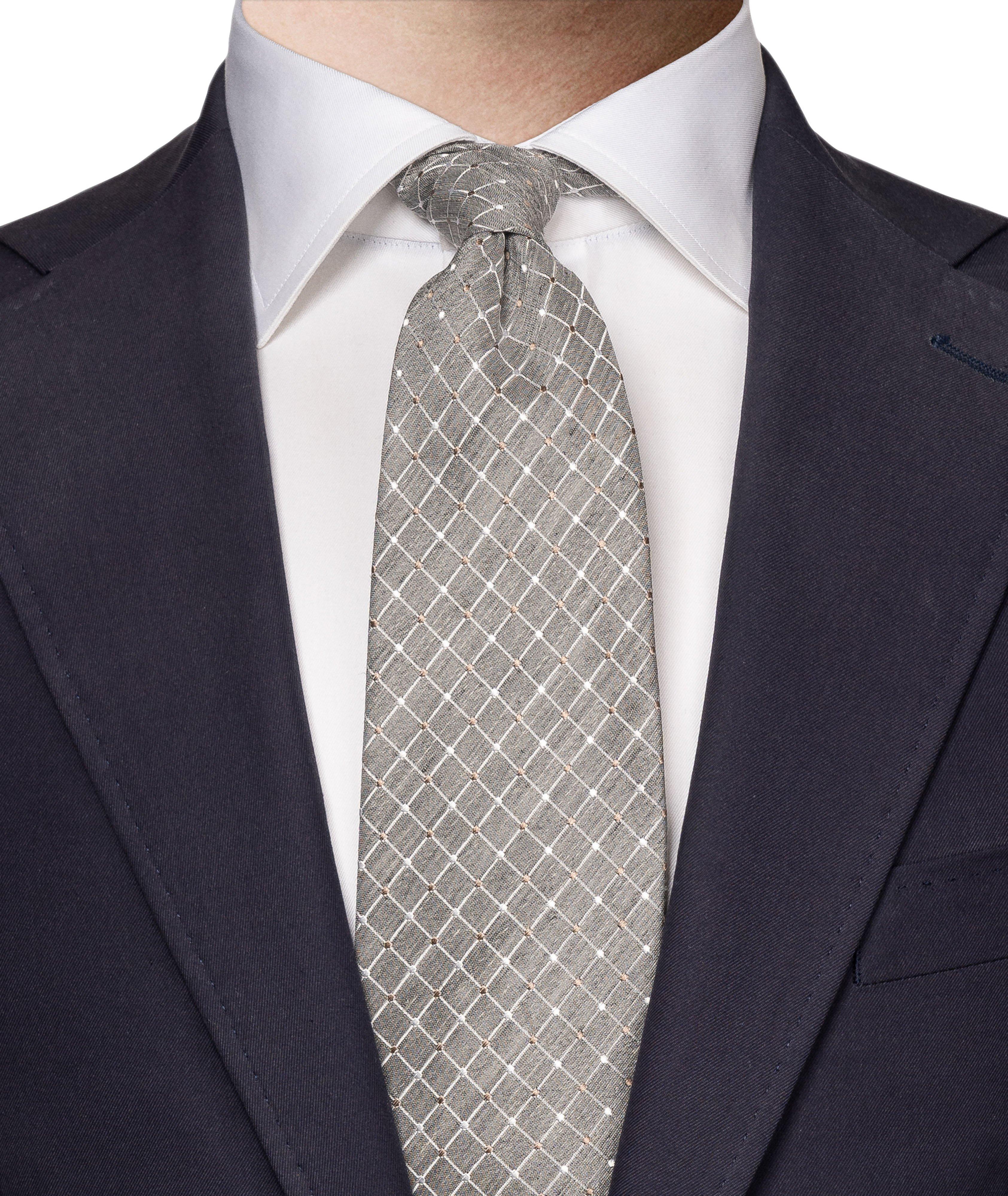 Cravate en soie et en lin à motif quadrillé image 2