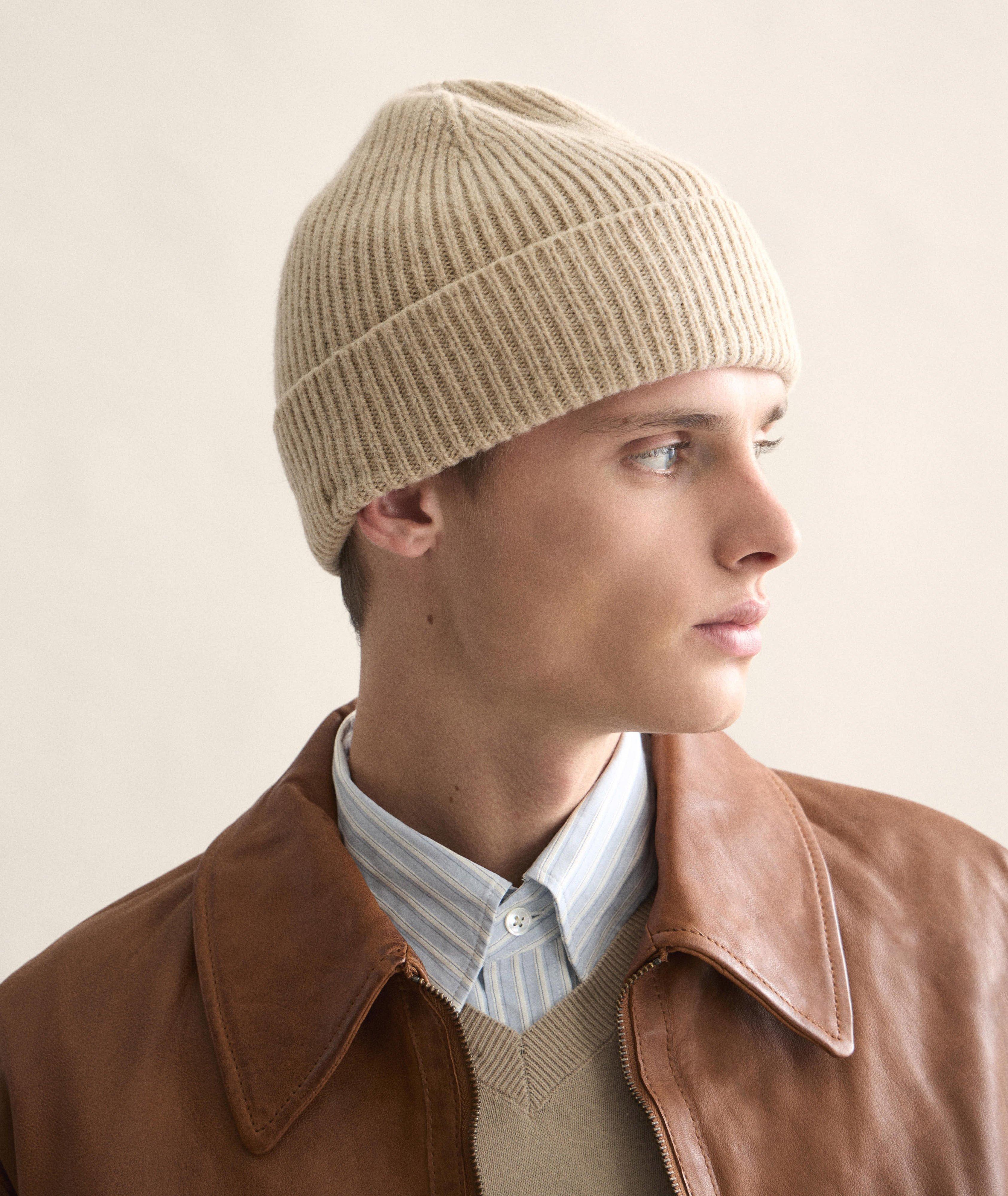 Tuque en laine d’agneau et en angora image 2