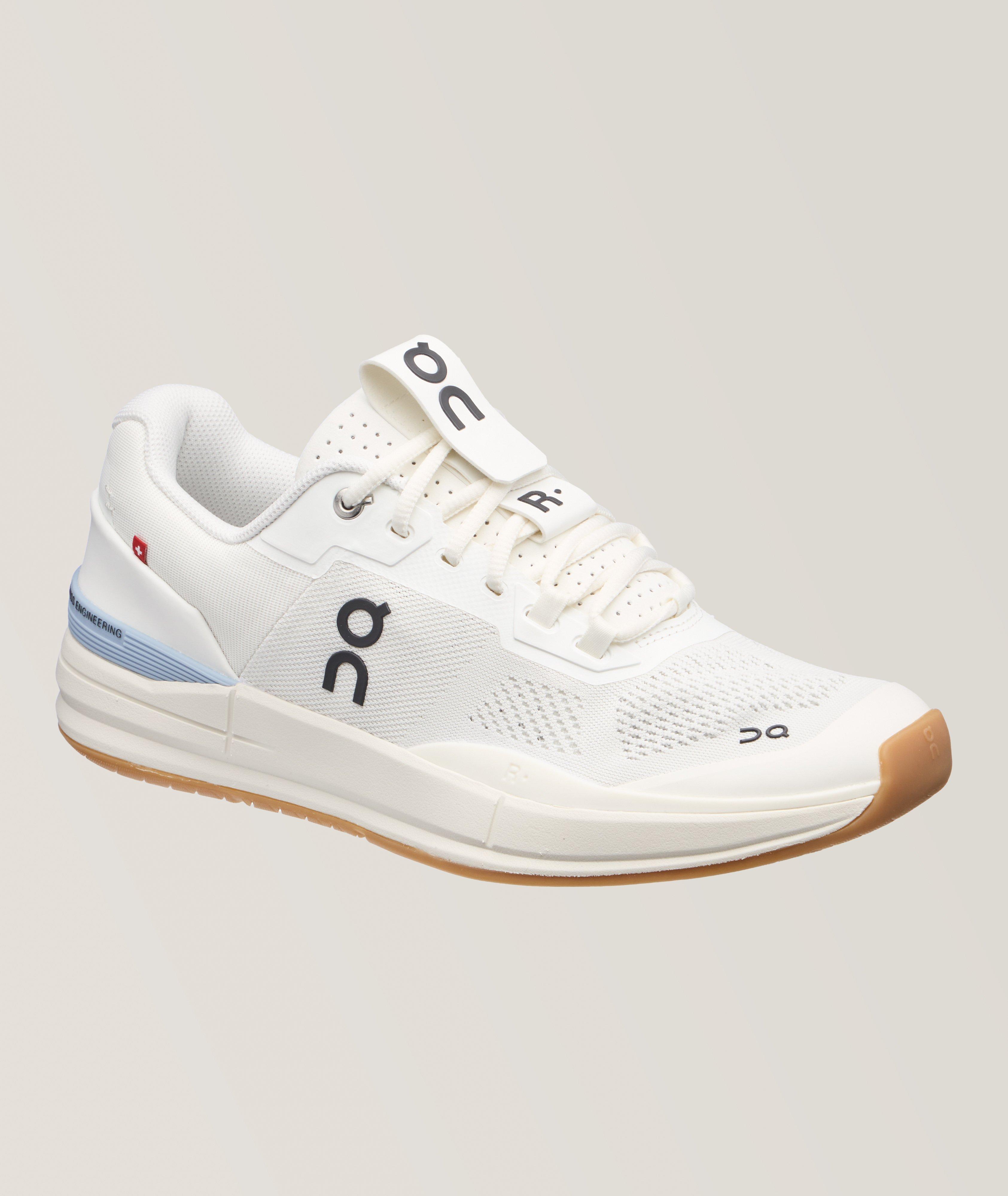 On Roger Pro Sneakers