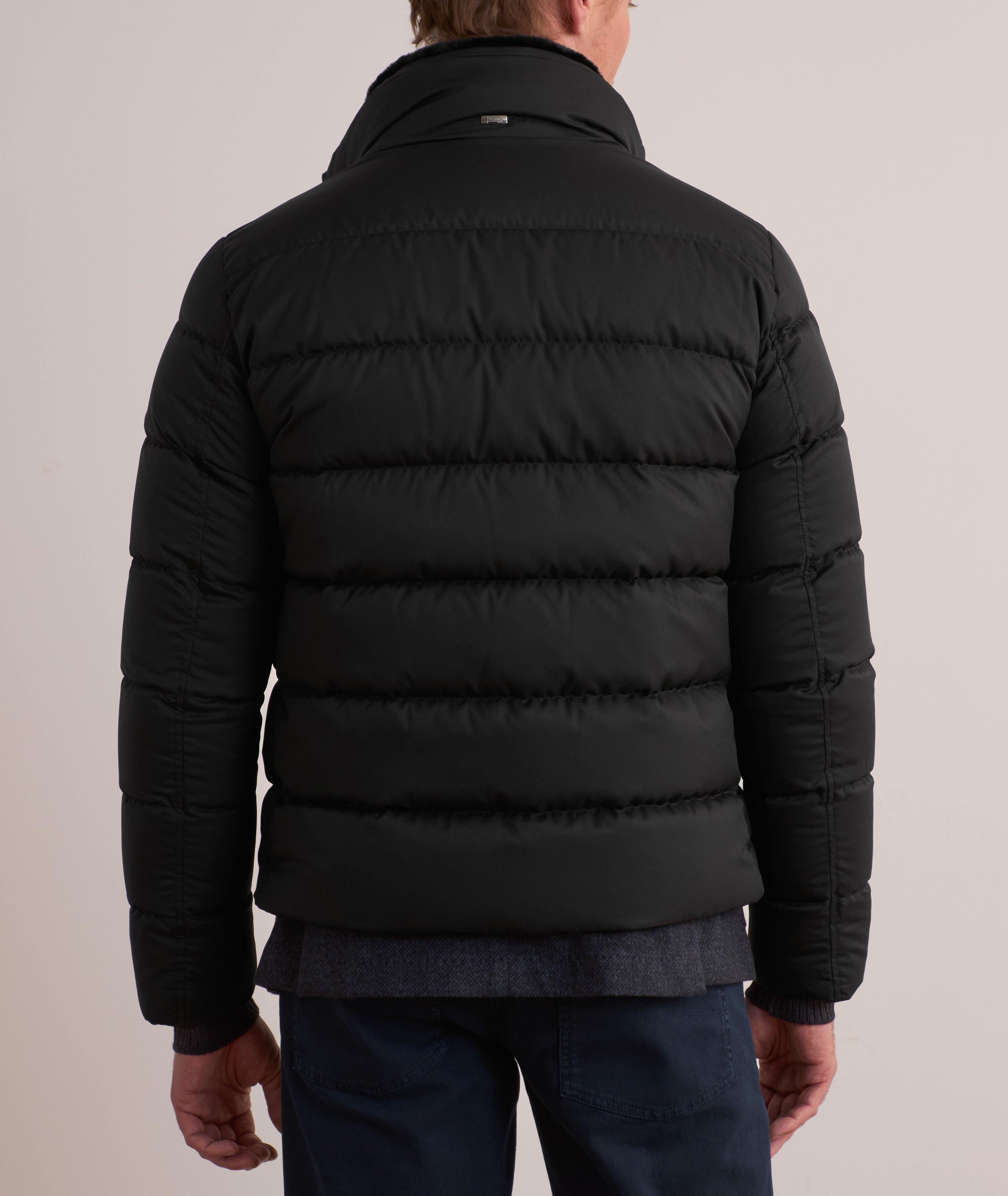 Blouson matelassé à détail en fausse fourrure image 2