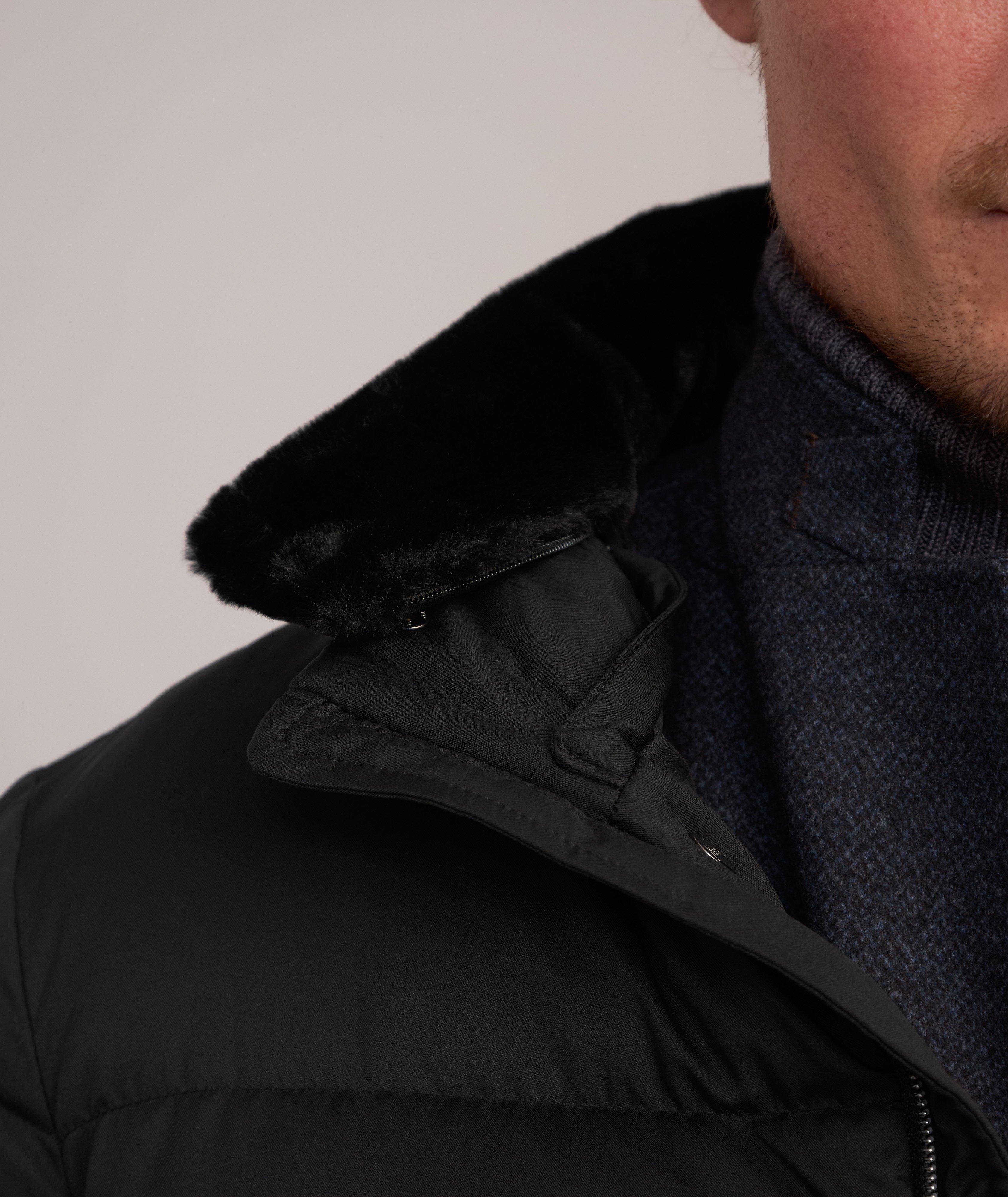 Blouson matelassé à détail en fausse fourrure image 5