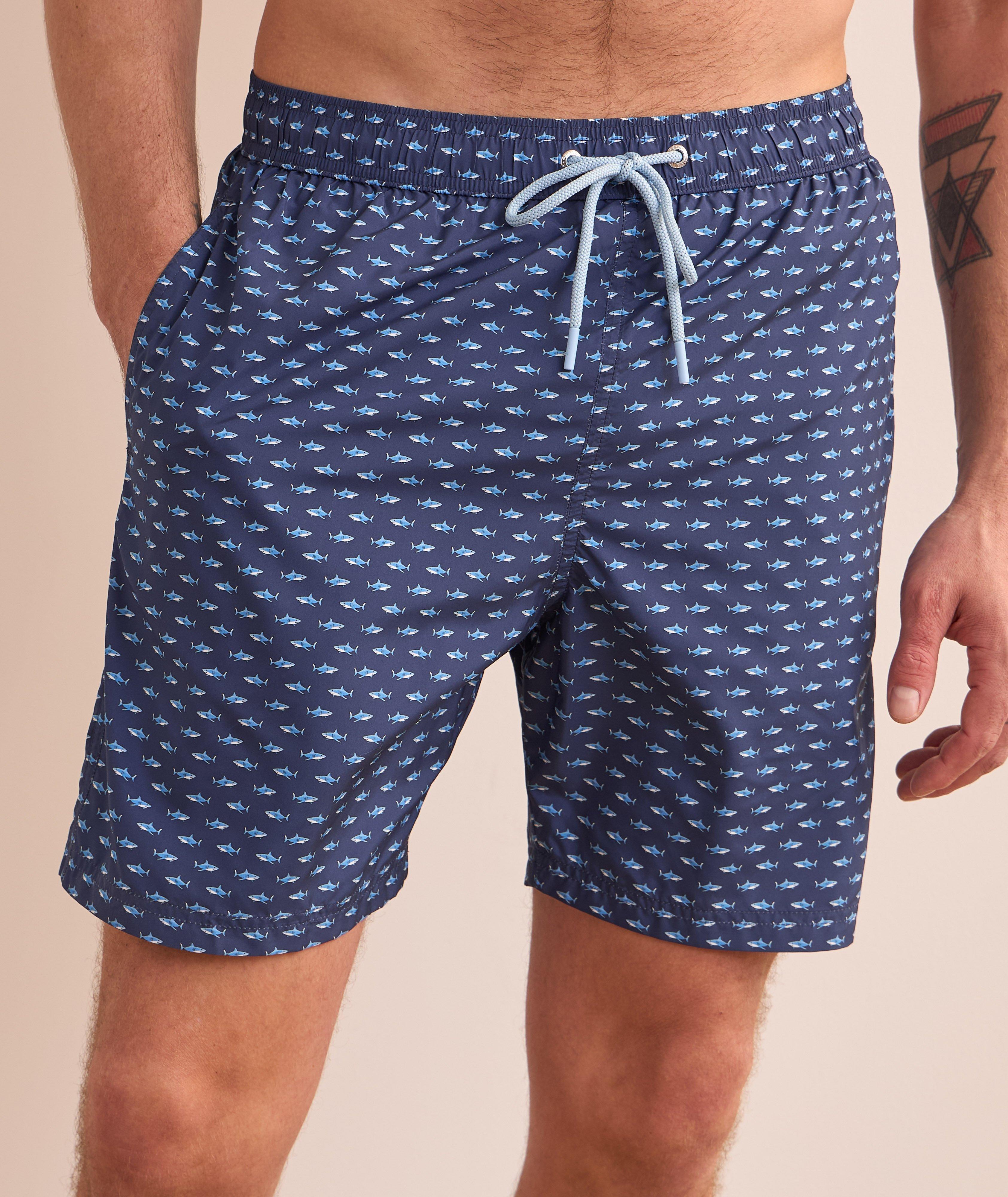 Ensemble, short de bain à motif de requins et pochette à glissière image 1