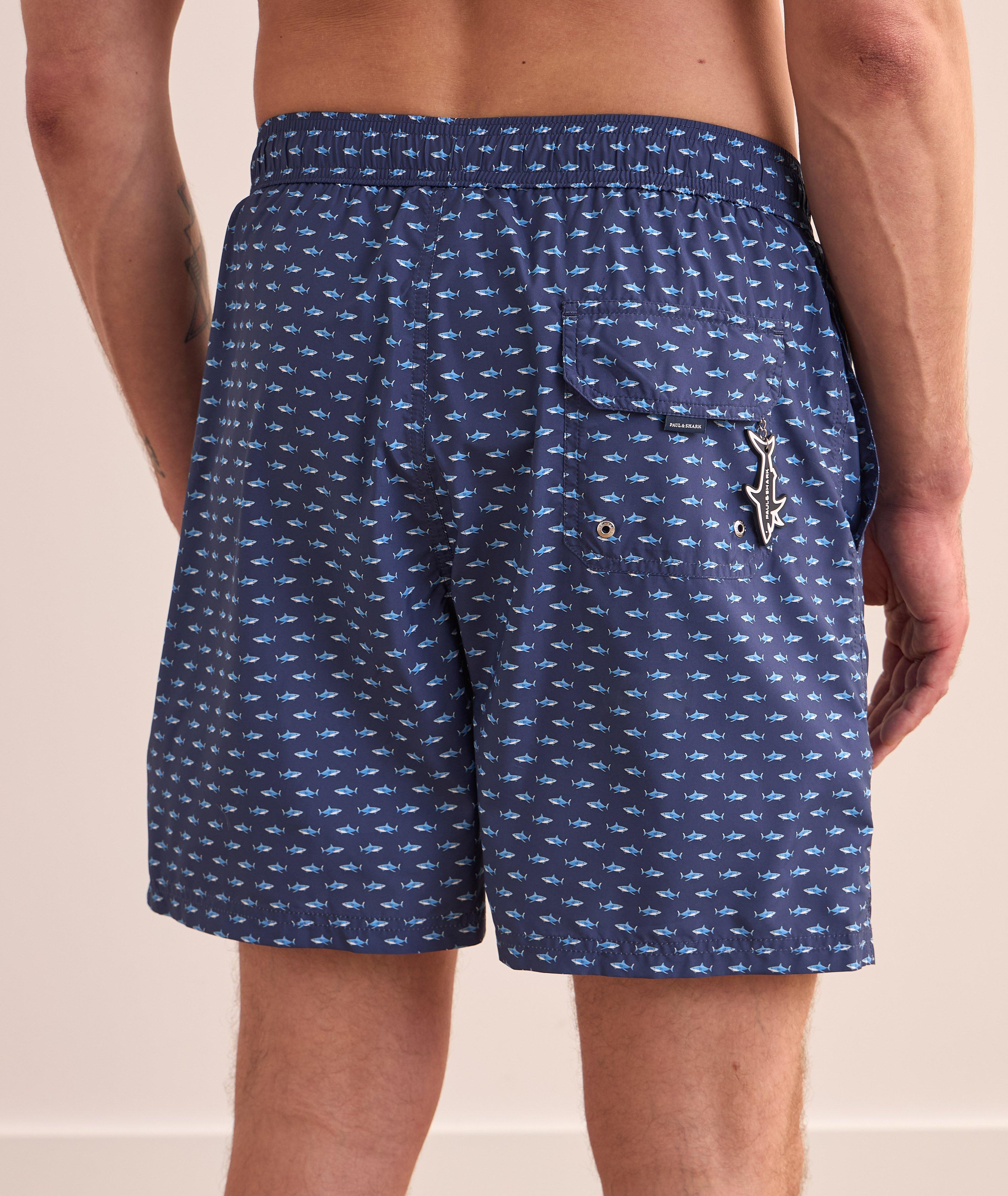 Ensemble, short de bain à motif de requins et pochette à glissière image 2