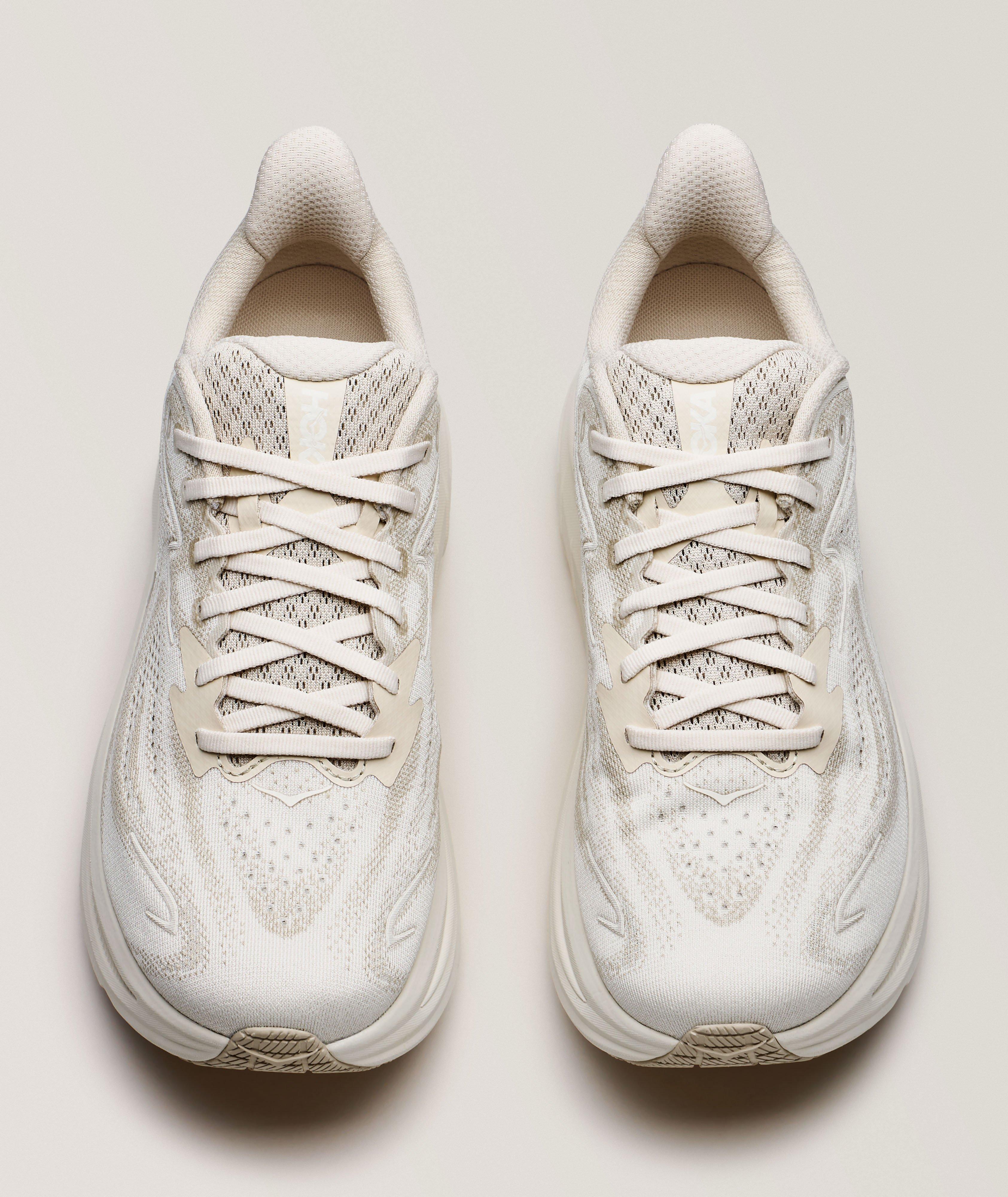 Clifton 10 Sneakers image 1