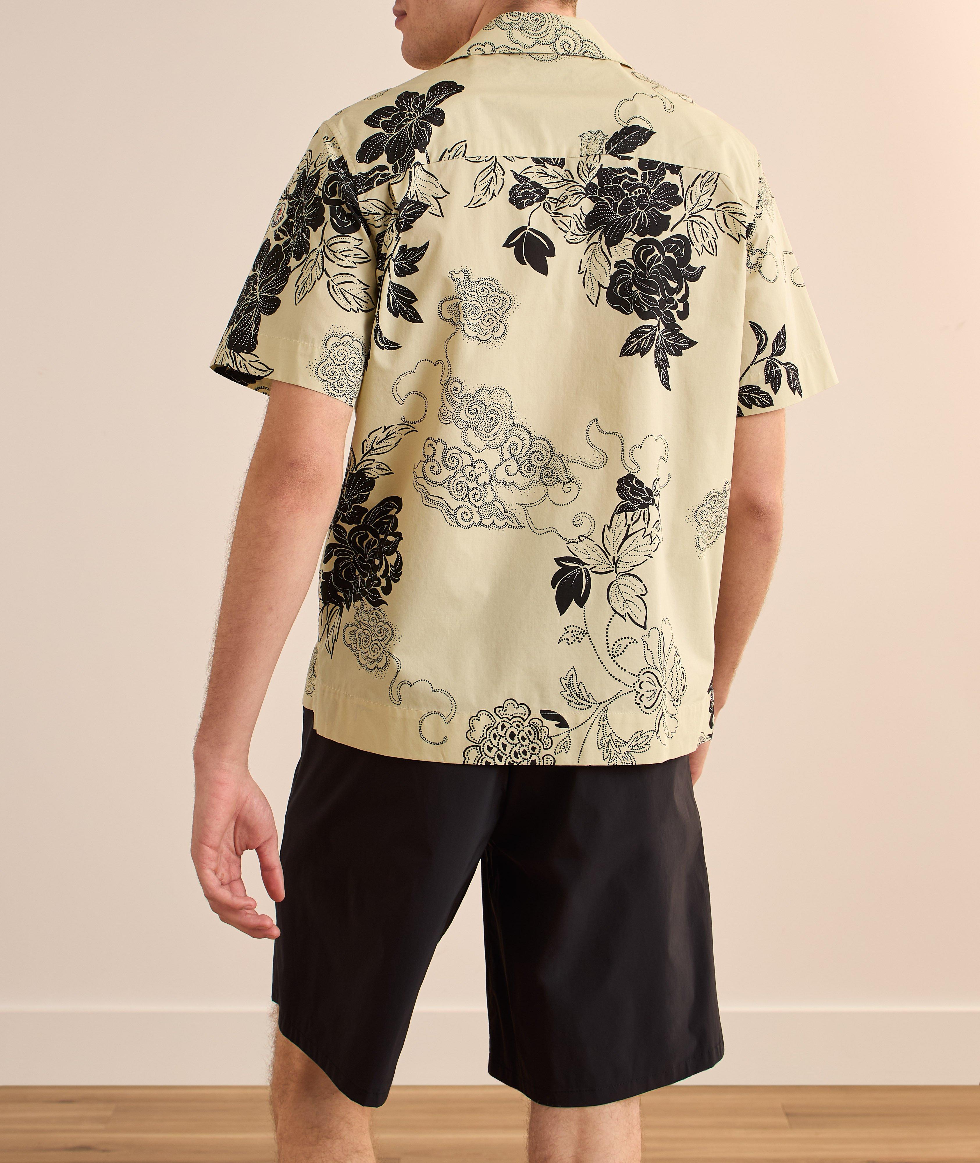 Chemise à col cubain et à motif floral image 2