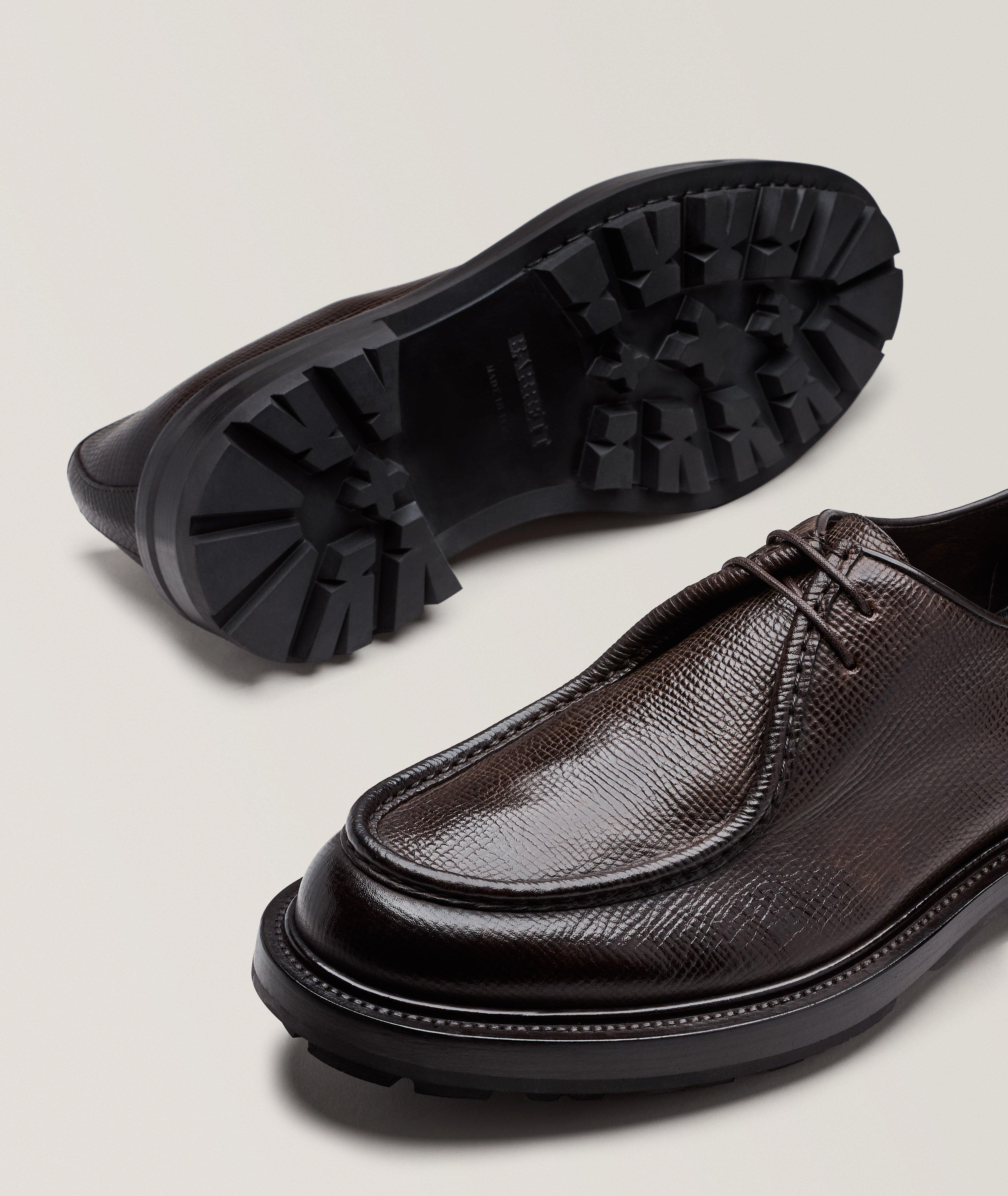 Chaussure lacée en cuir texturé image 3