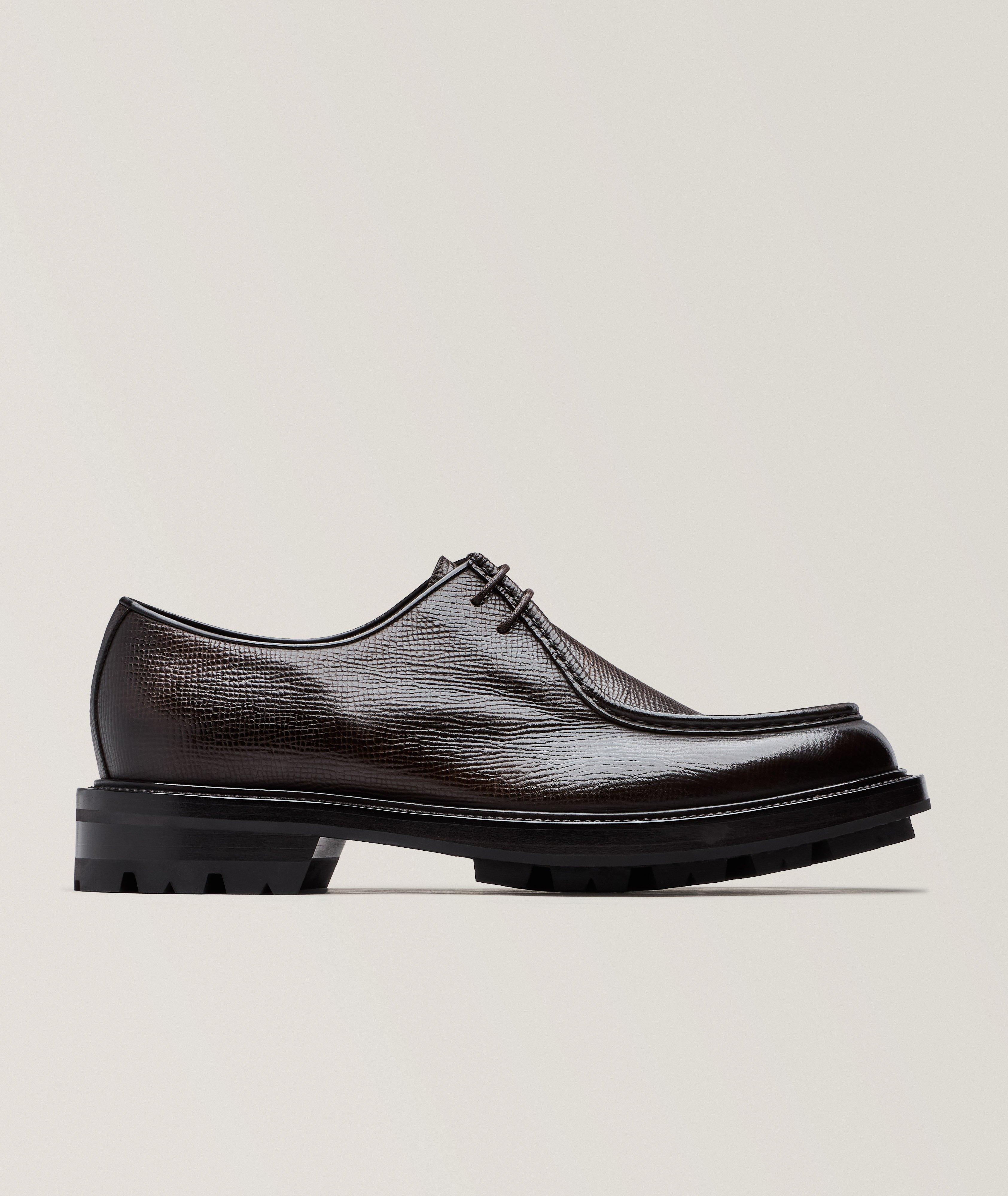 Chaussure lacée en cuir texturé image 0