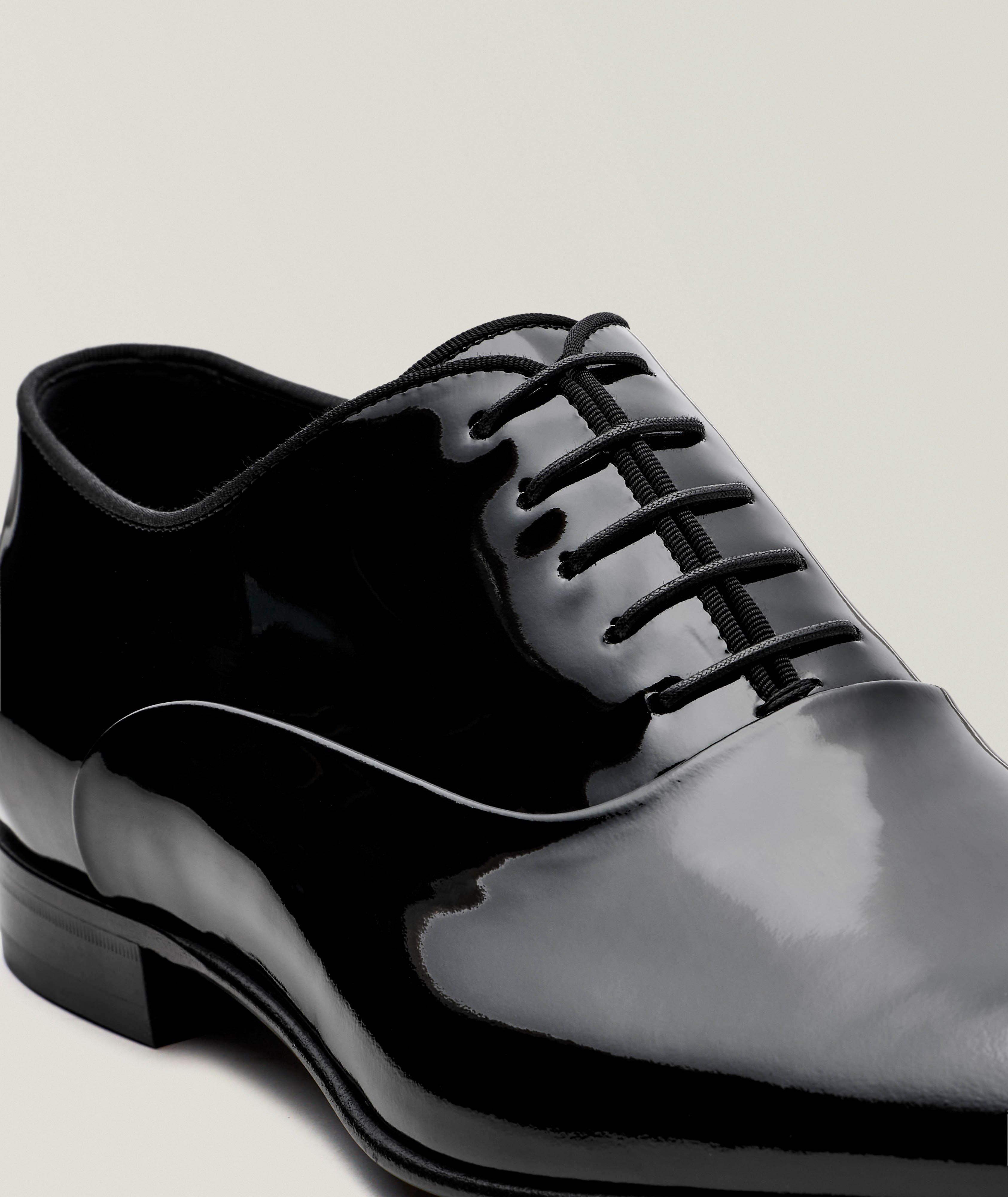 Chaussure lacée en cuir verni image 2