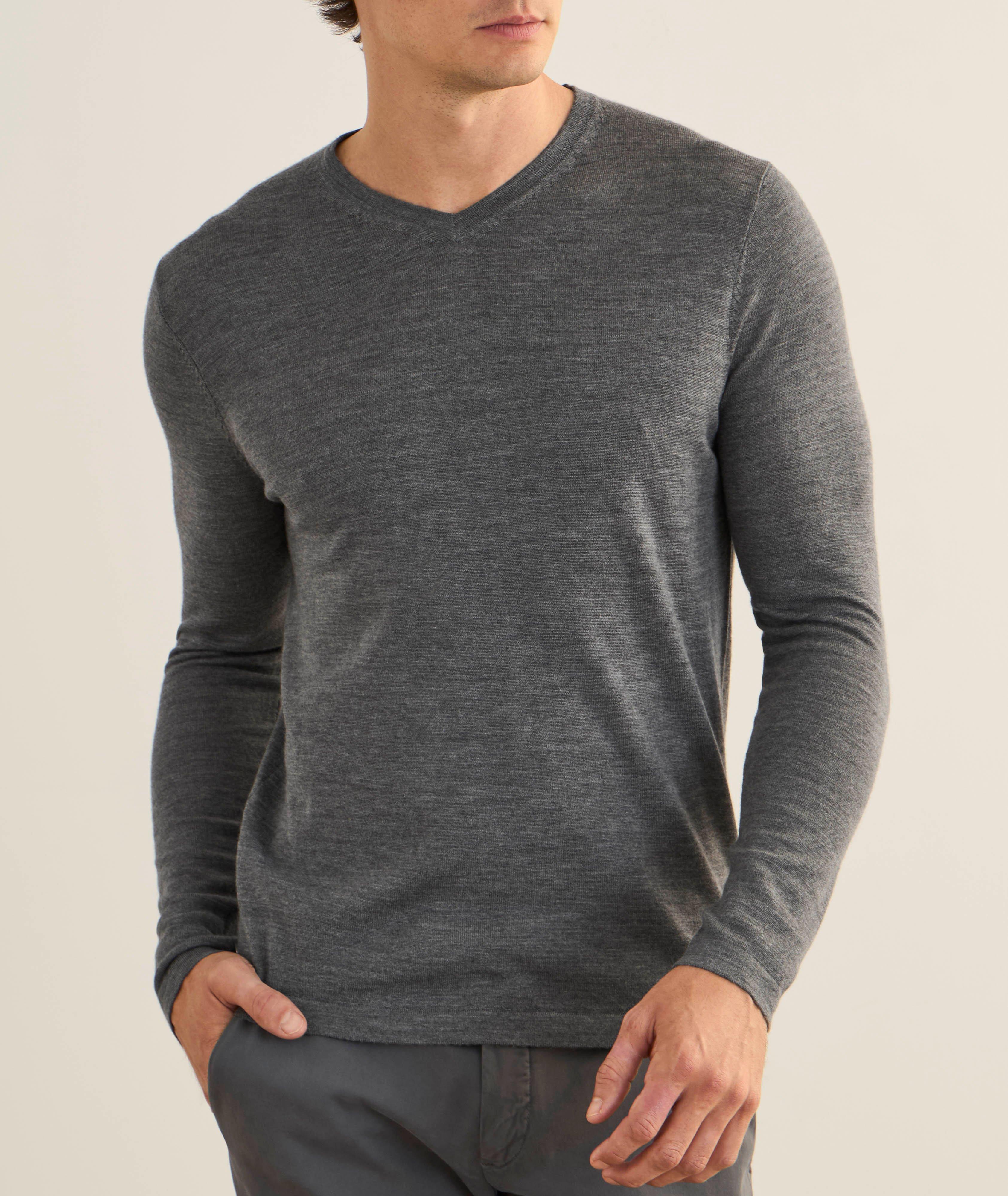 Pull en laine mérinos extra-fine à col en V image 1