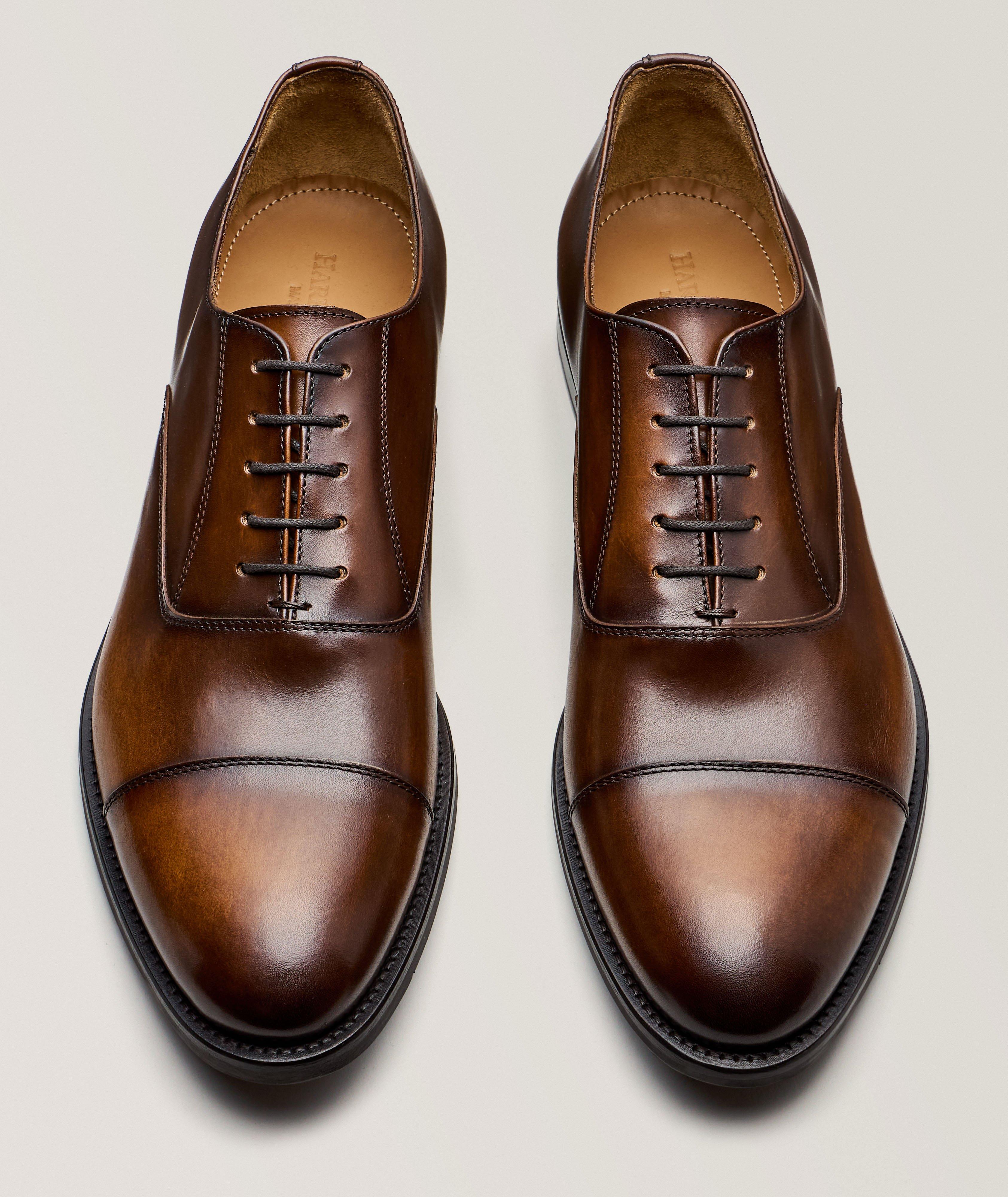 Chaussure lacée en cuir poli à bout rapporté image 1