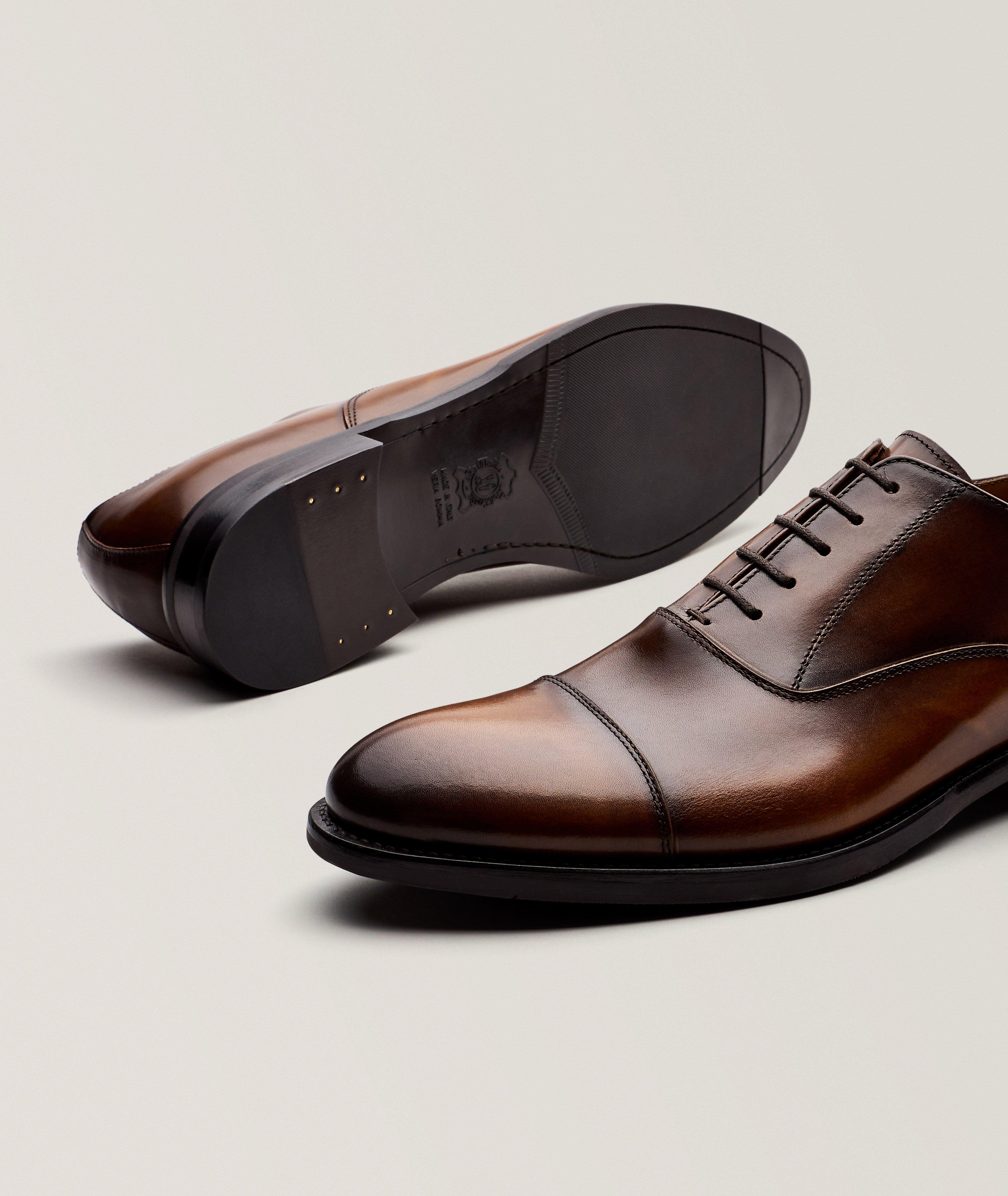 Chaussure lacée en cuir poli à bout rapporté image 3