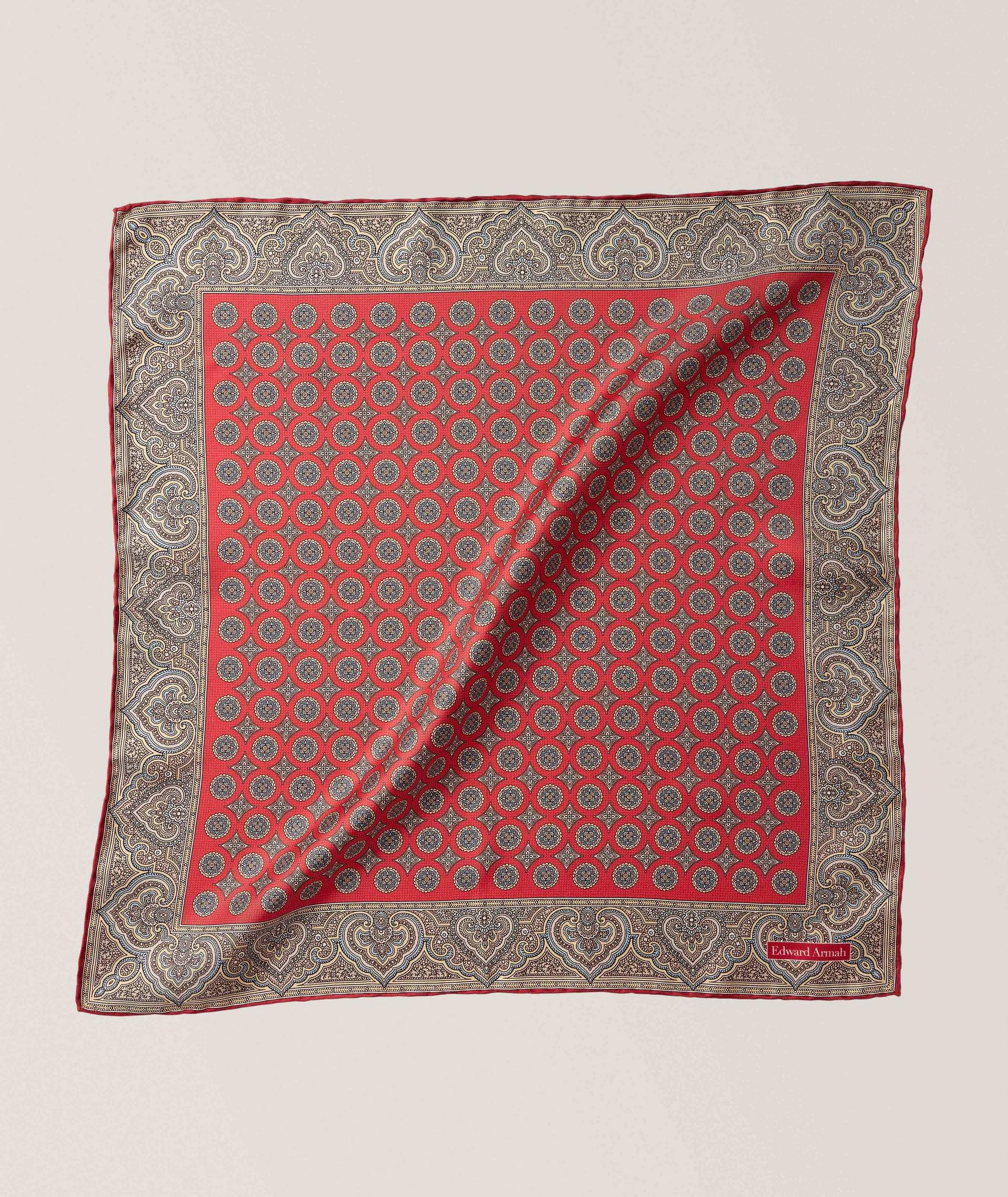 Pochette de costume en soie à bordure médaillon image 0