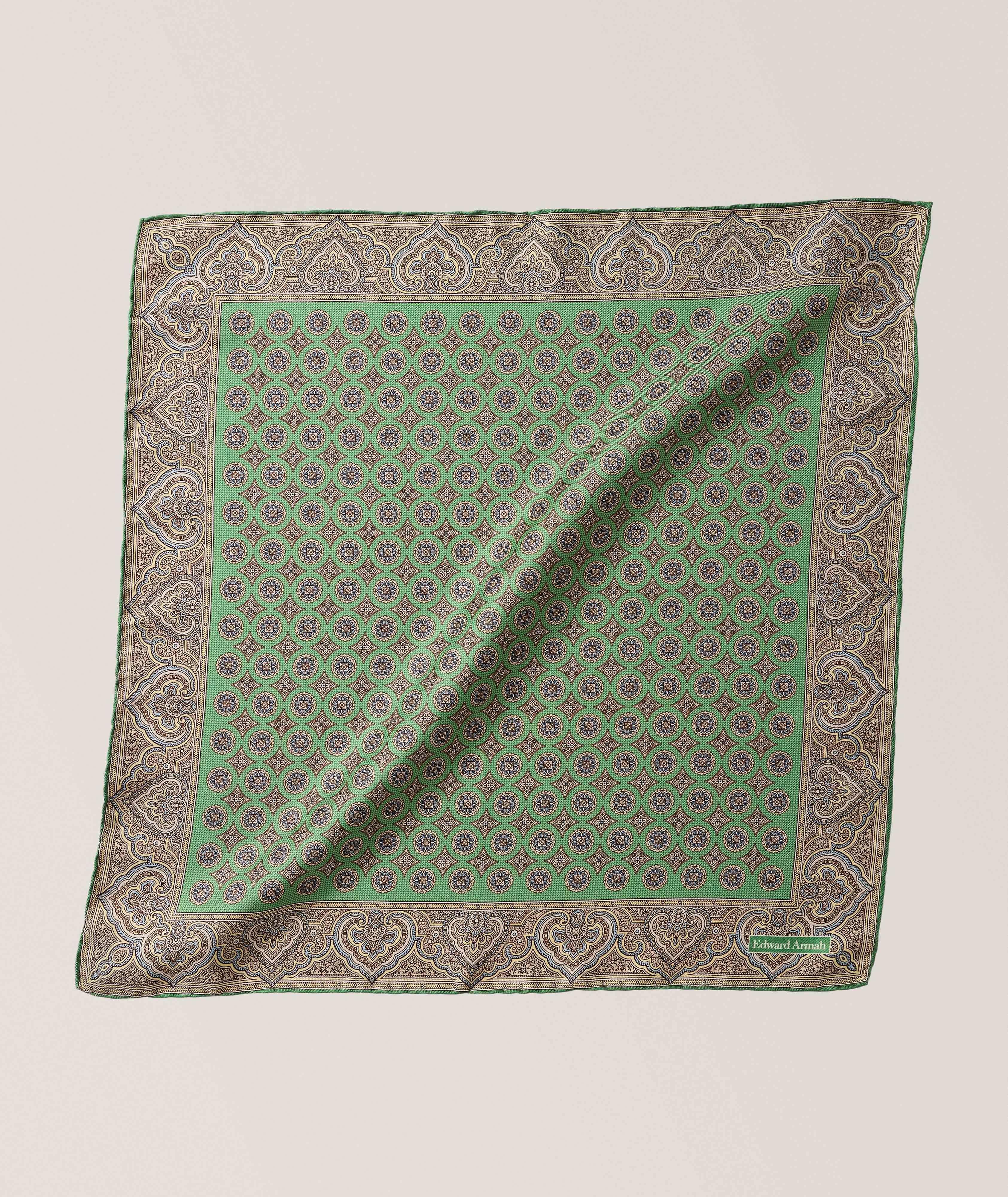 Pochette de costume en soie à bordure médaillon image 0