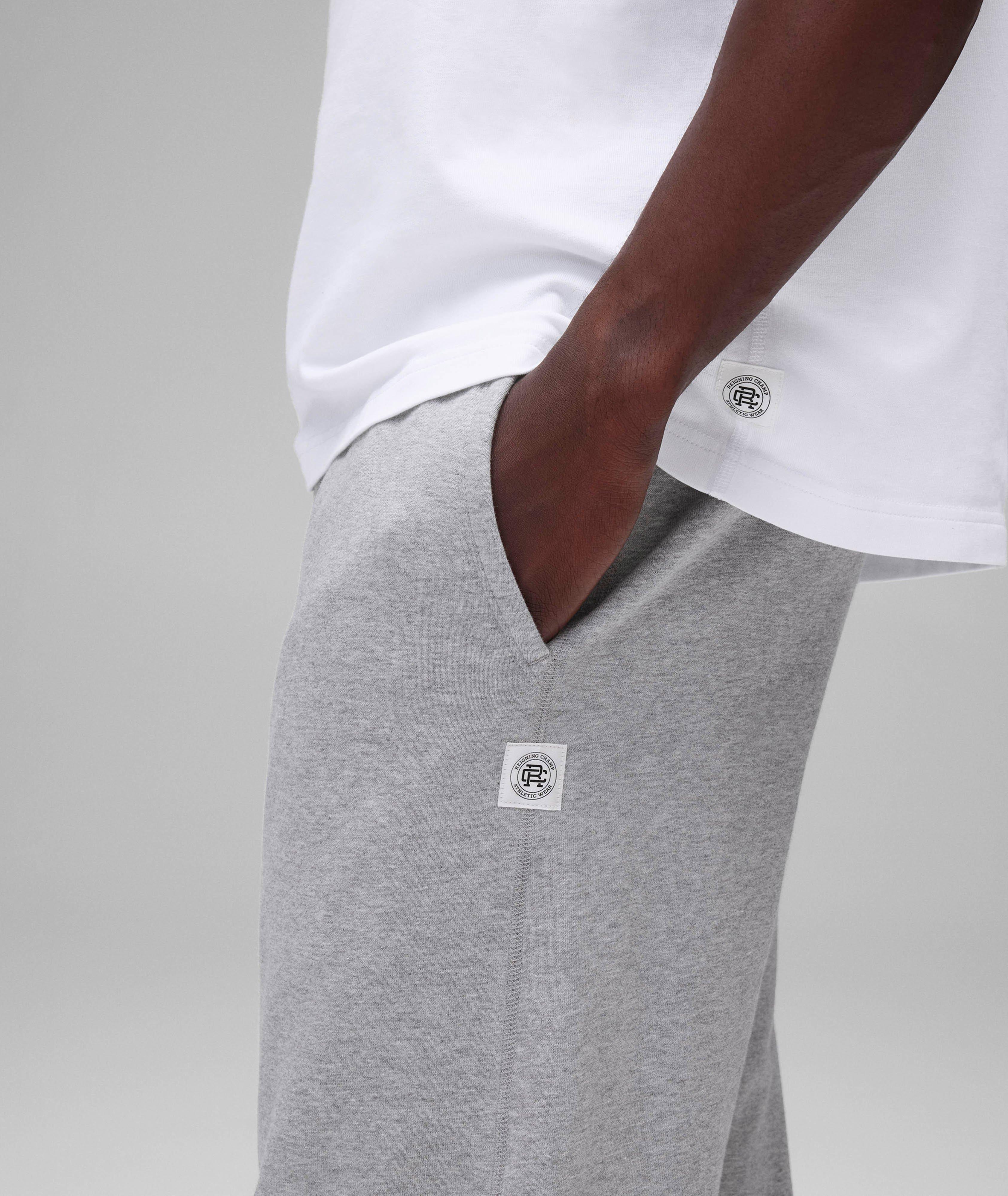 Pantalon sport en tissu bouclé de coupe amincie image 4
