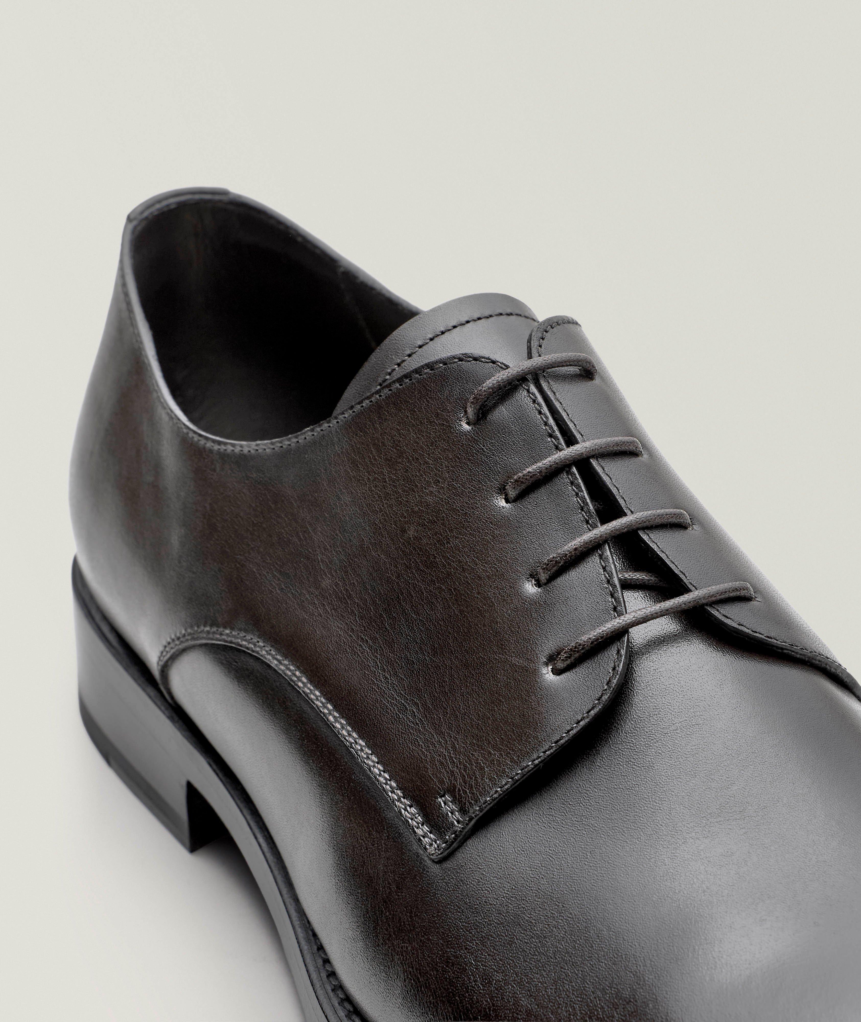 Chaussure lacée en cuir image 2