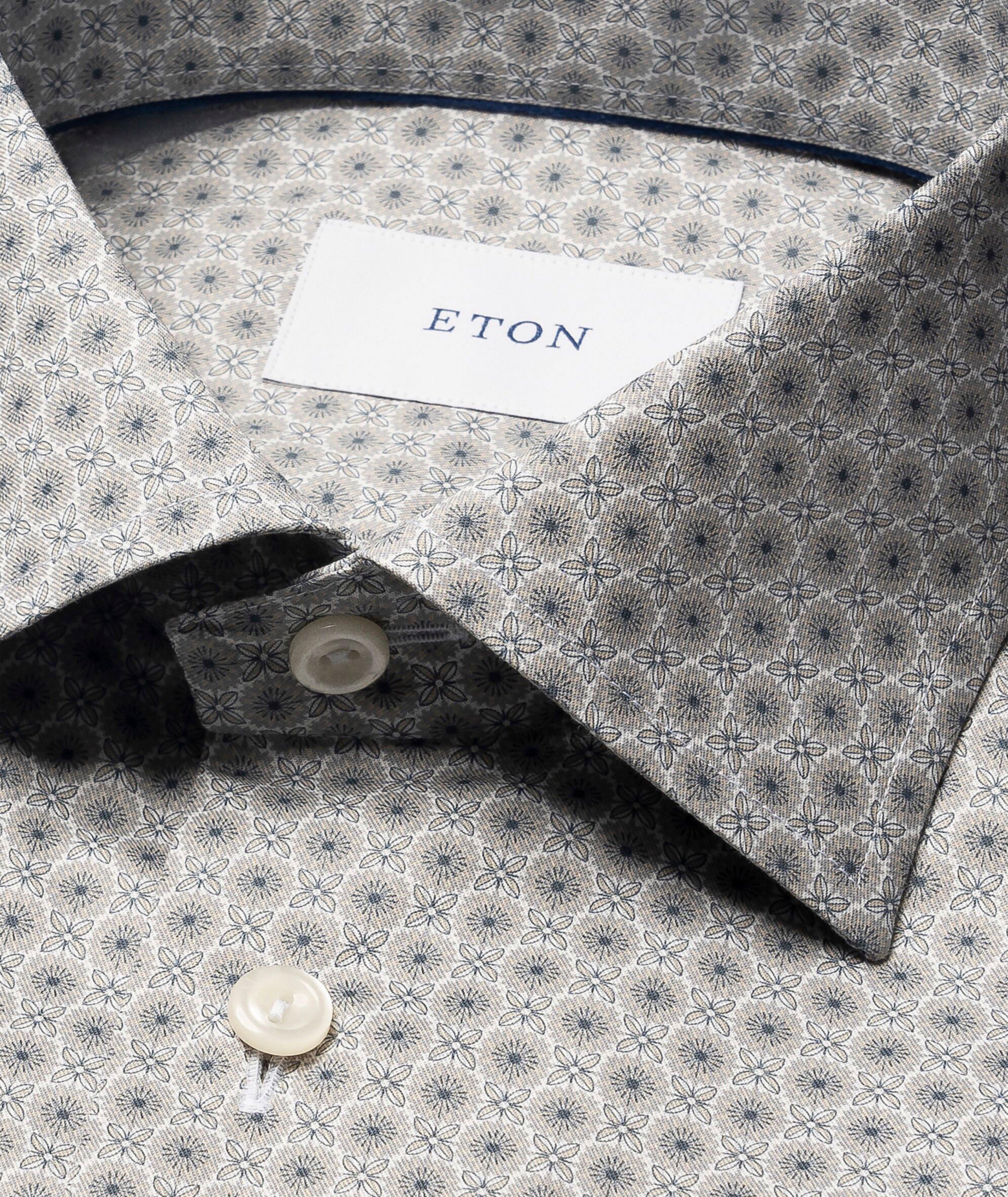 Chemise habillée à petit motif floral de coupe amincie image 1