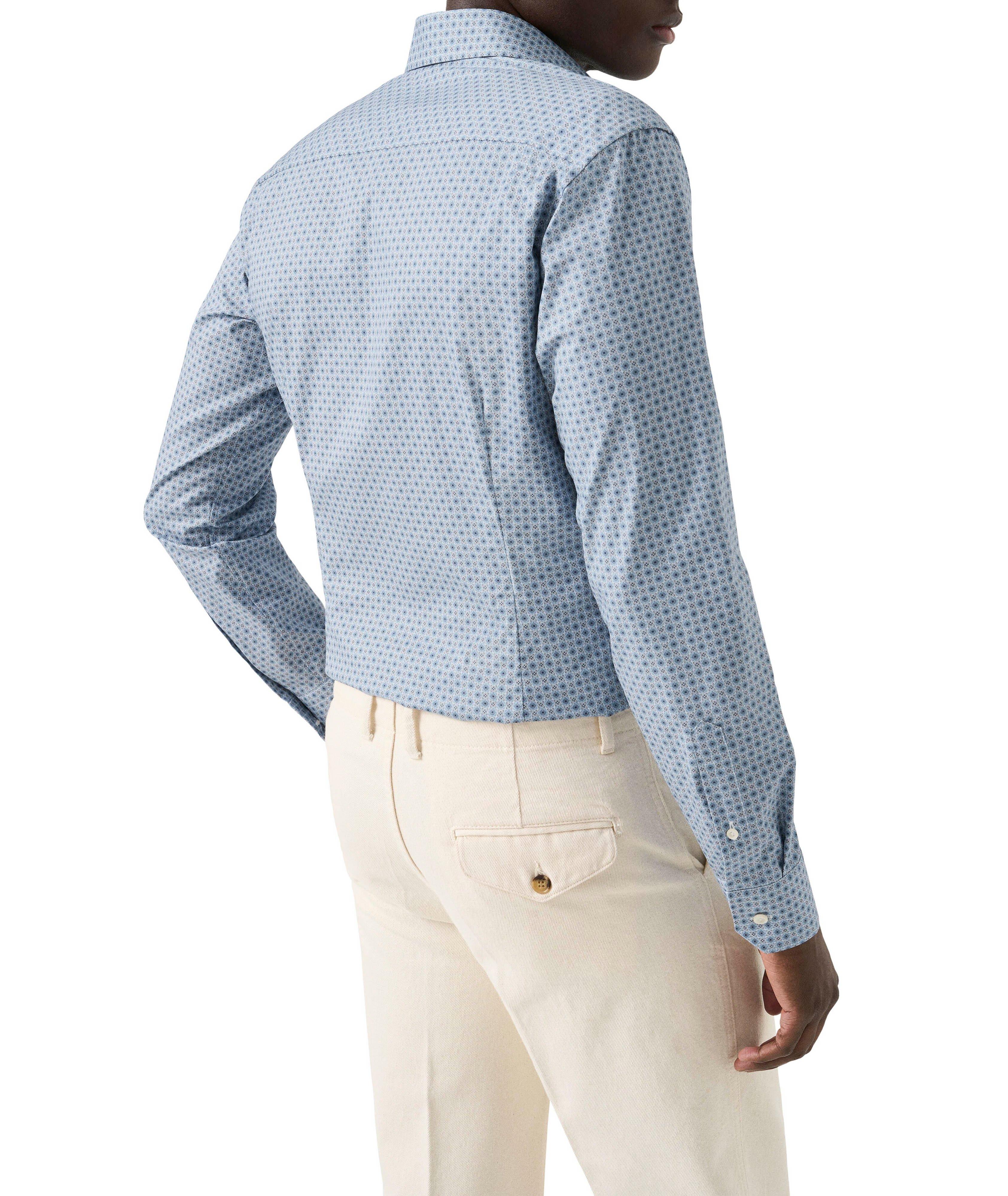 Chemise habillée à petit motif floral de coupe amincie image 2