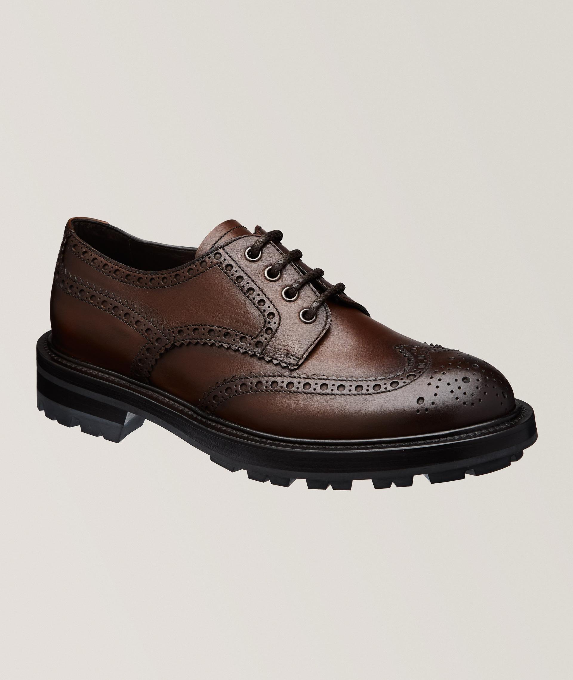 Chaussure lacée en cuir à semelle crantée image 0