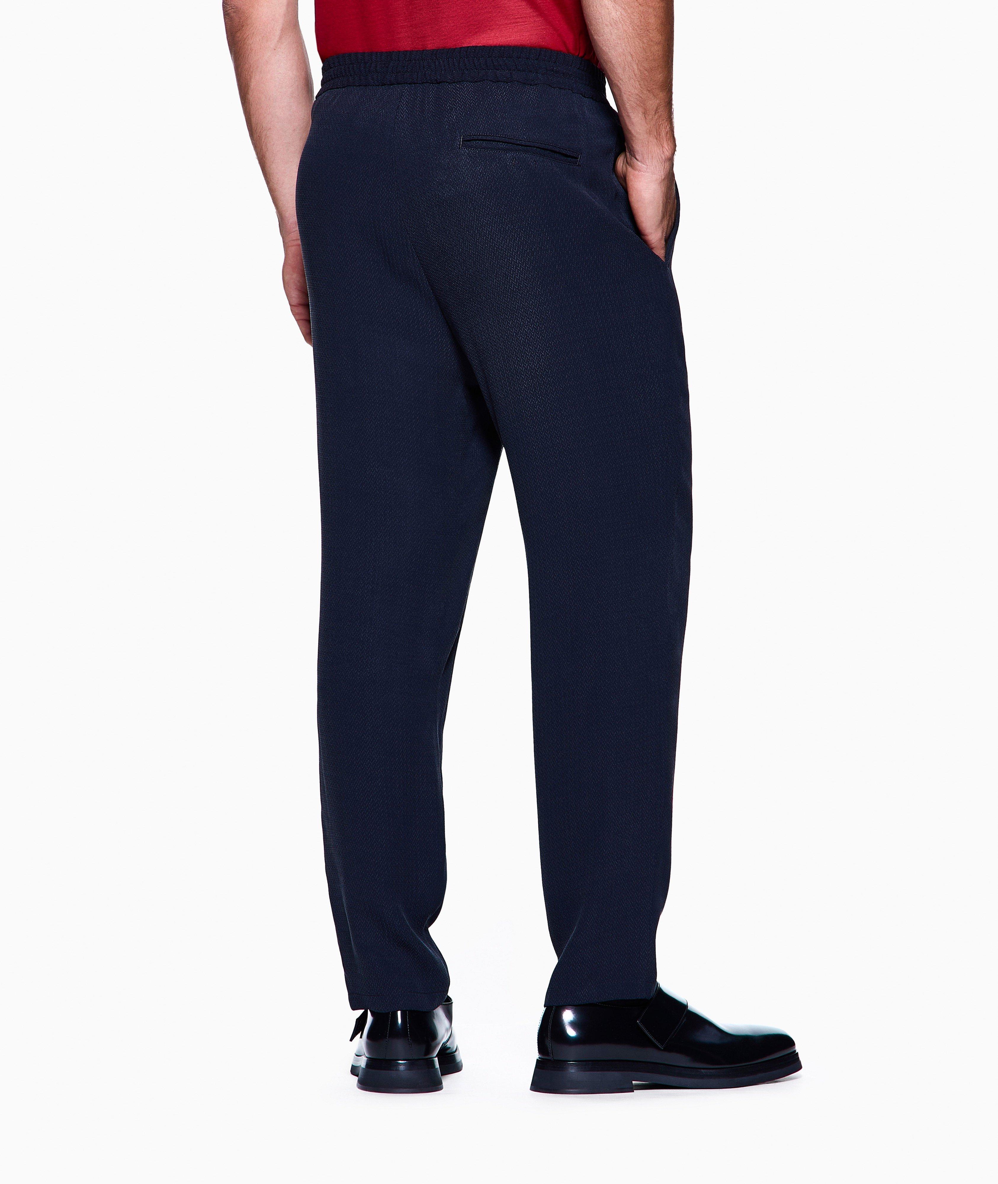 Pantalon fuselé en mélange cupro à micro-chevron image 2