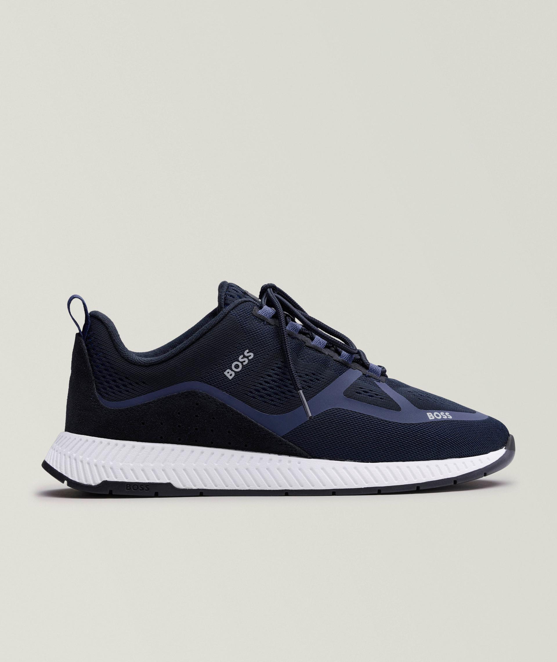 Chaussure sport aux textures variées image 0