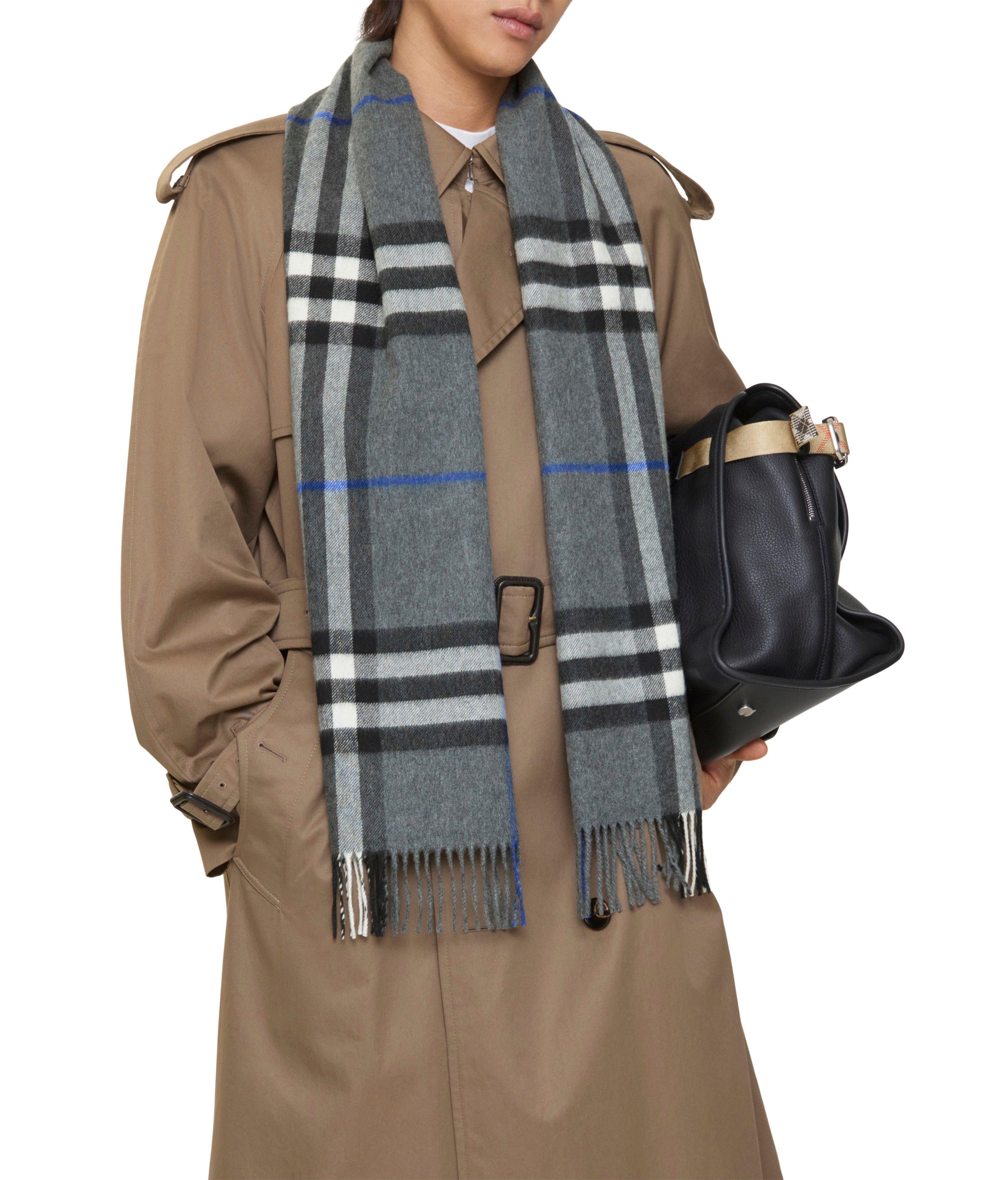 Écharpe en cachemire à carreaux  image 3