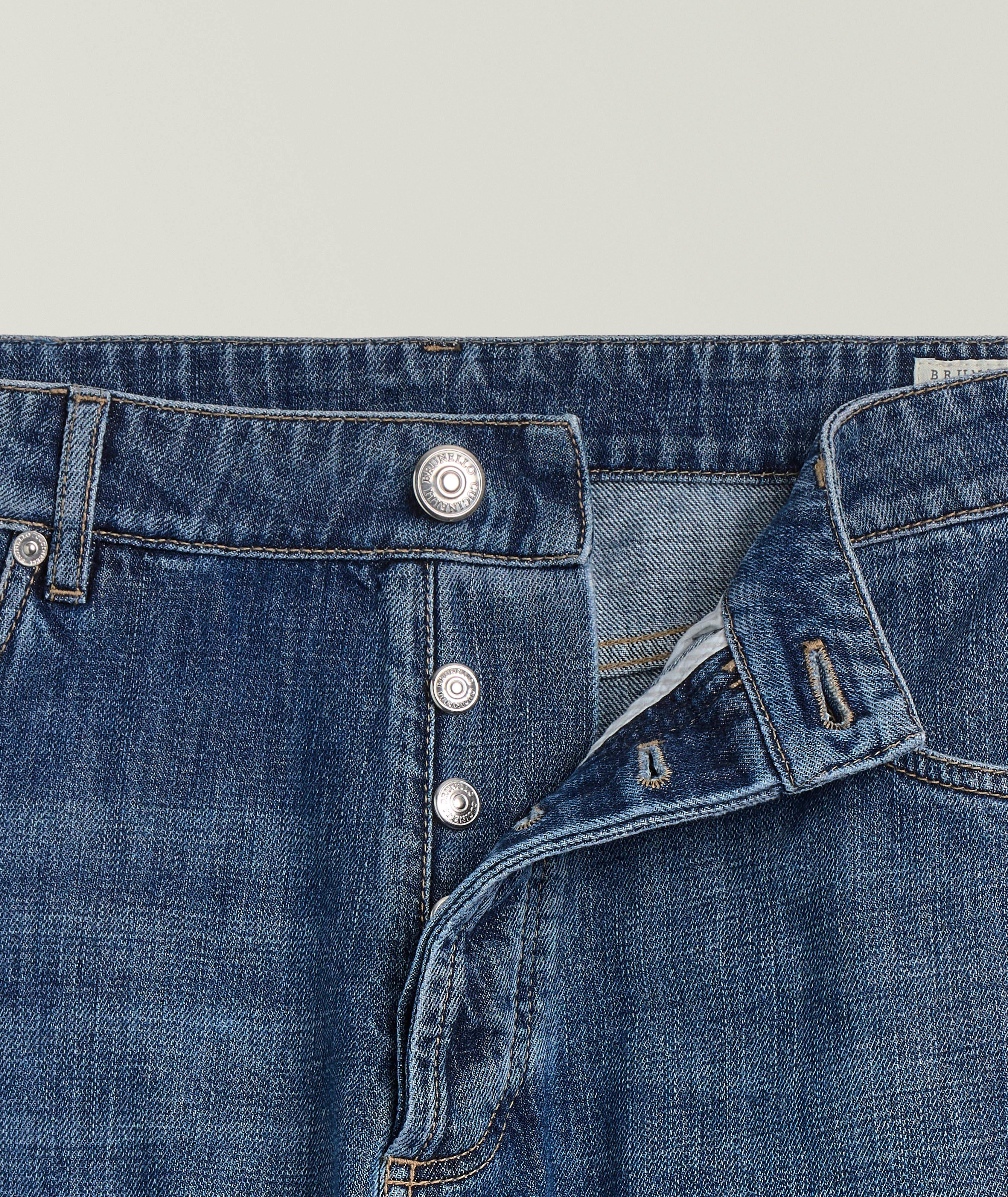 Leisure-Fit Lightweight Jeans  image 1