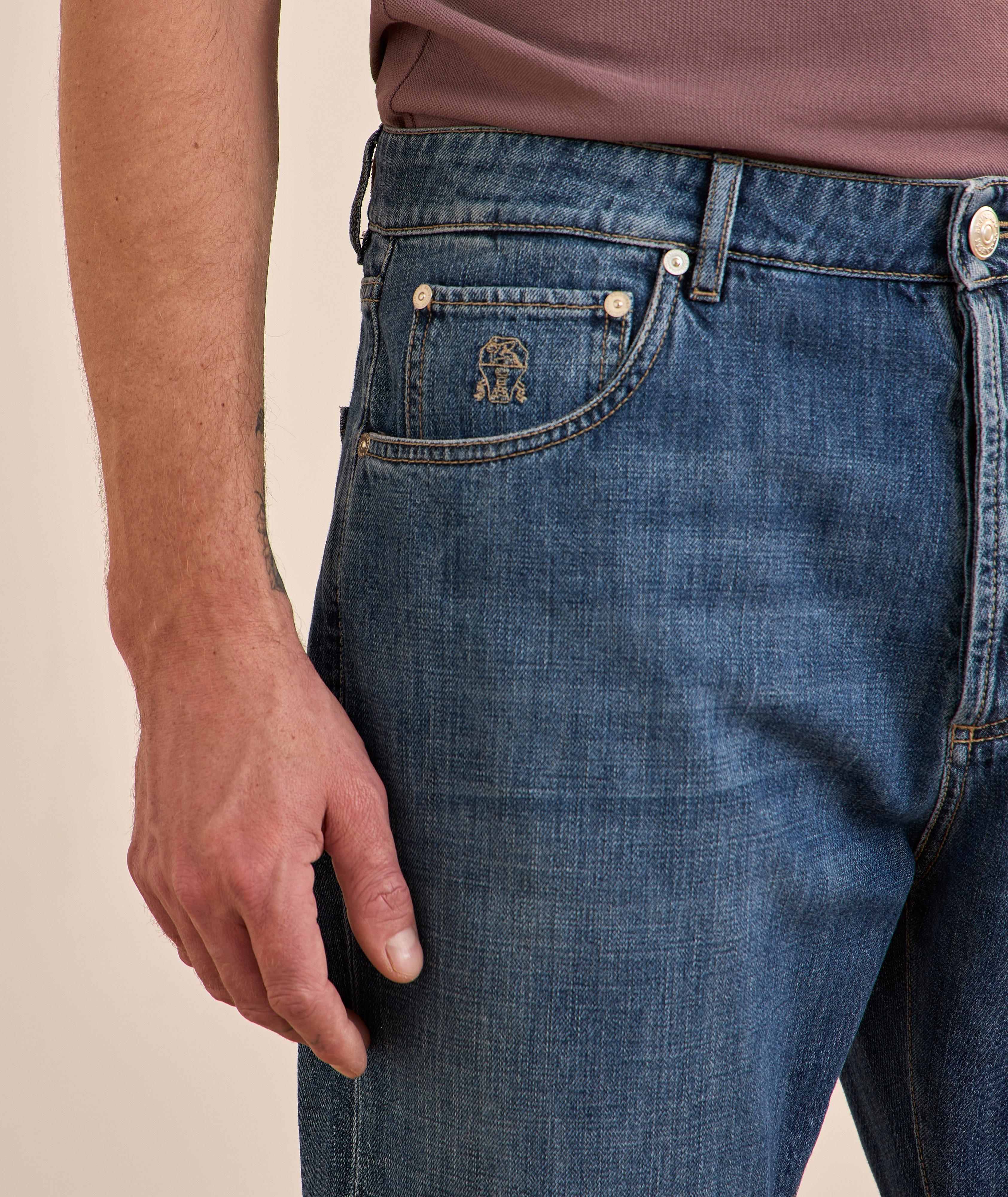 Leisure-Fit Lightweight Jeans  image 3