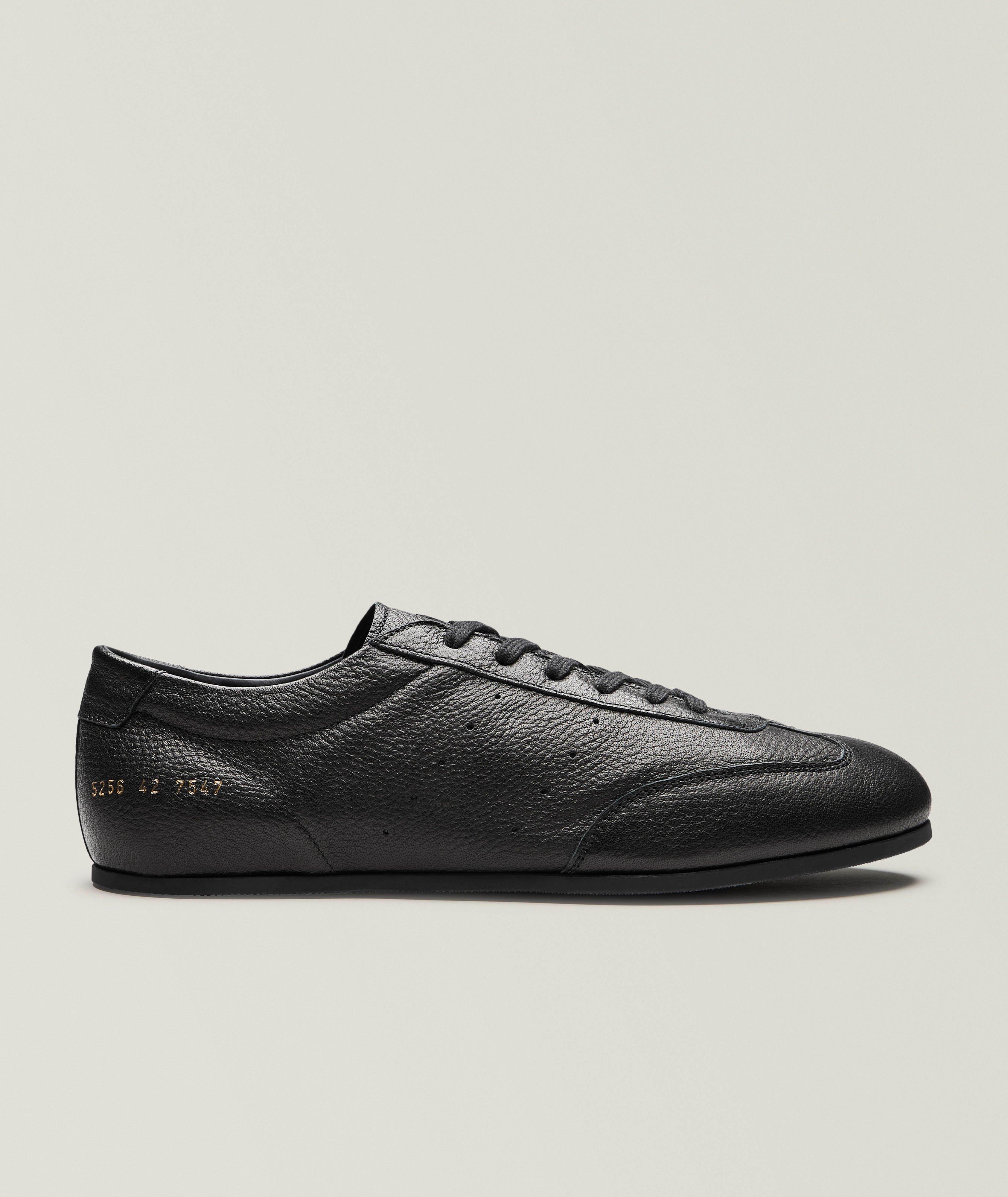 Common Projects Chaussures sport conduite en cuir grainé