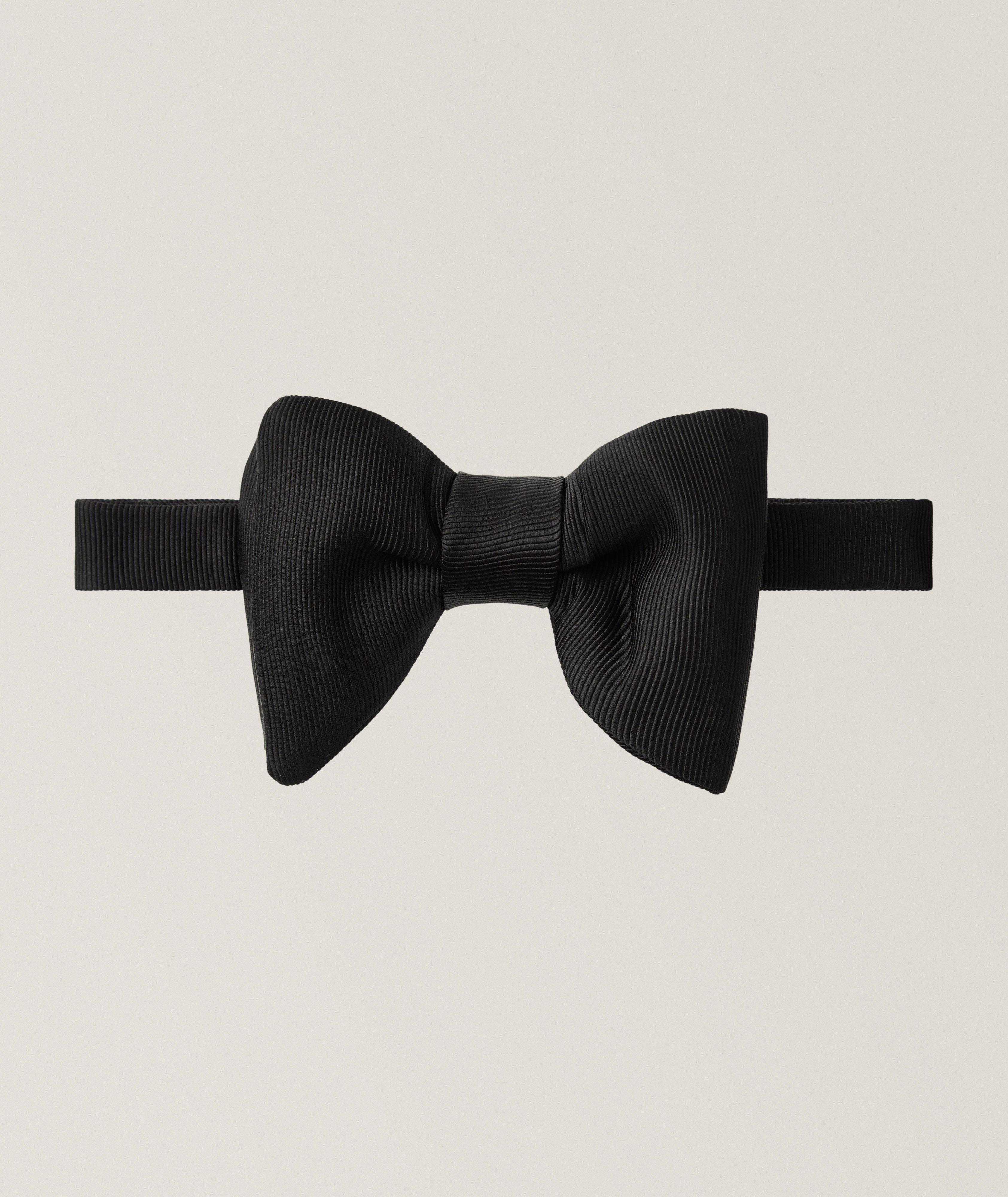 TOM FORD Large Satin Pre-Tied Bow Tie