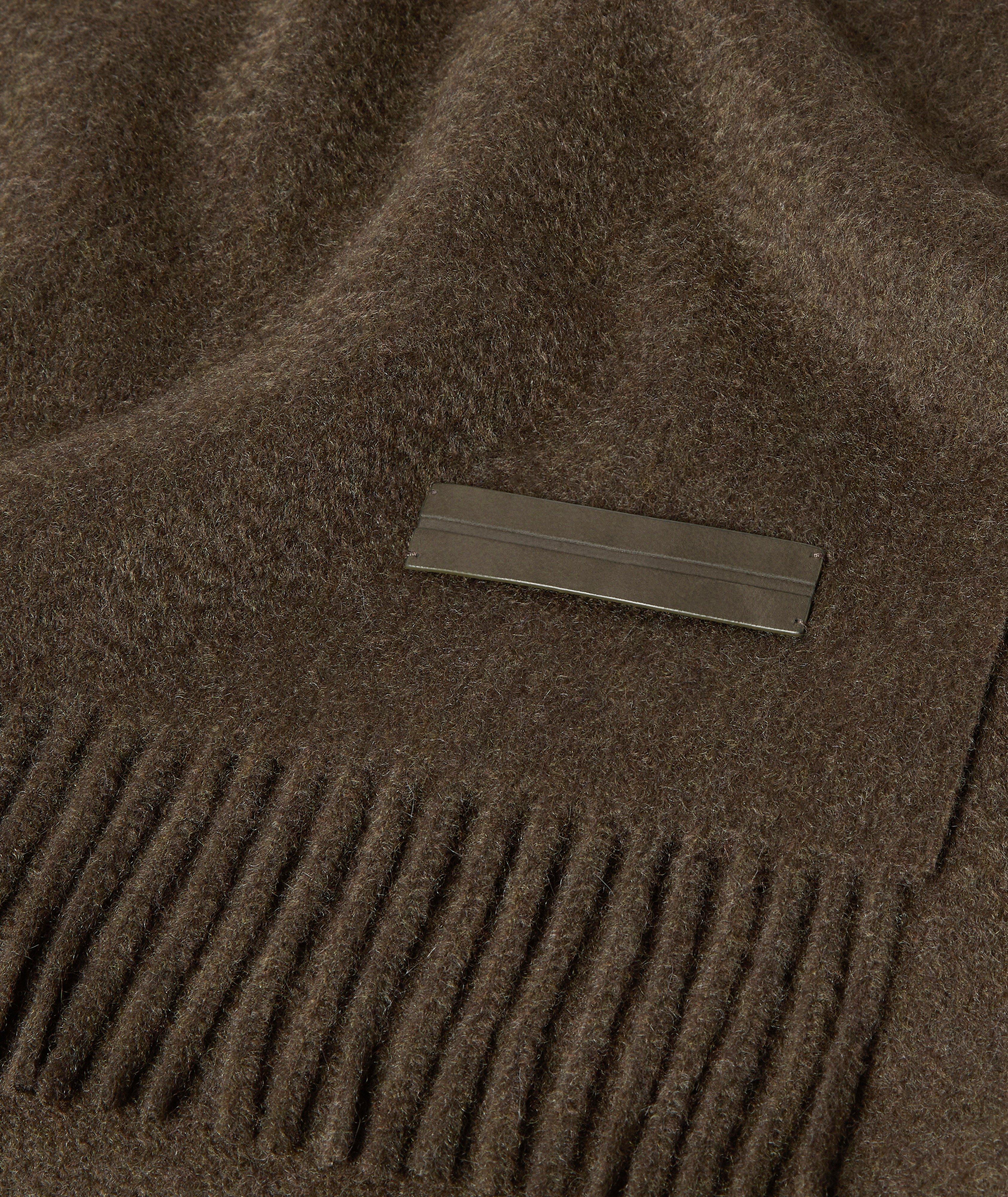 Thumbnail to select image 2