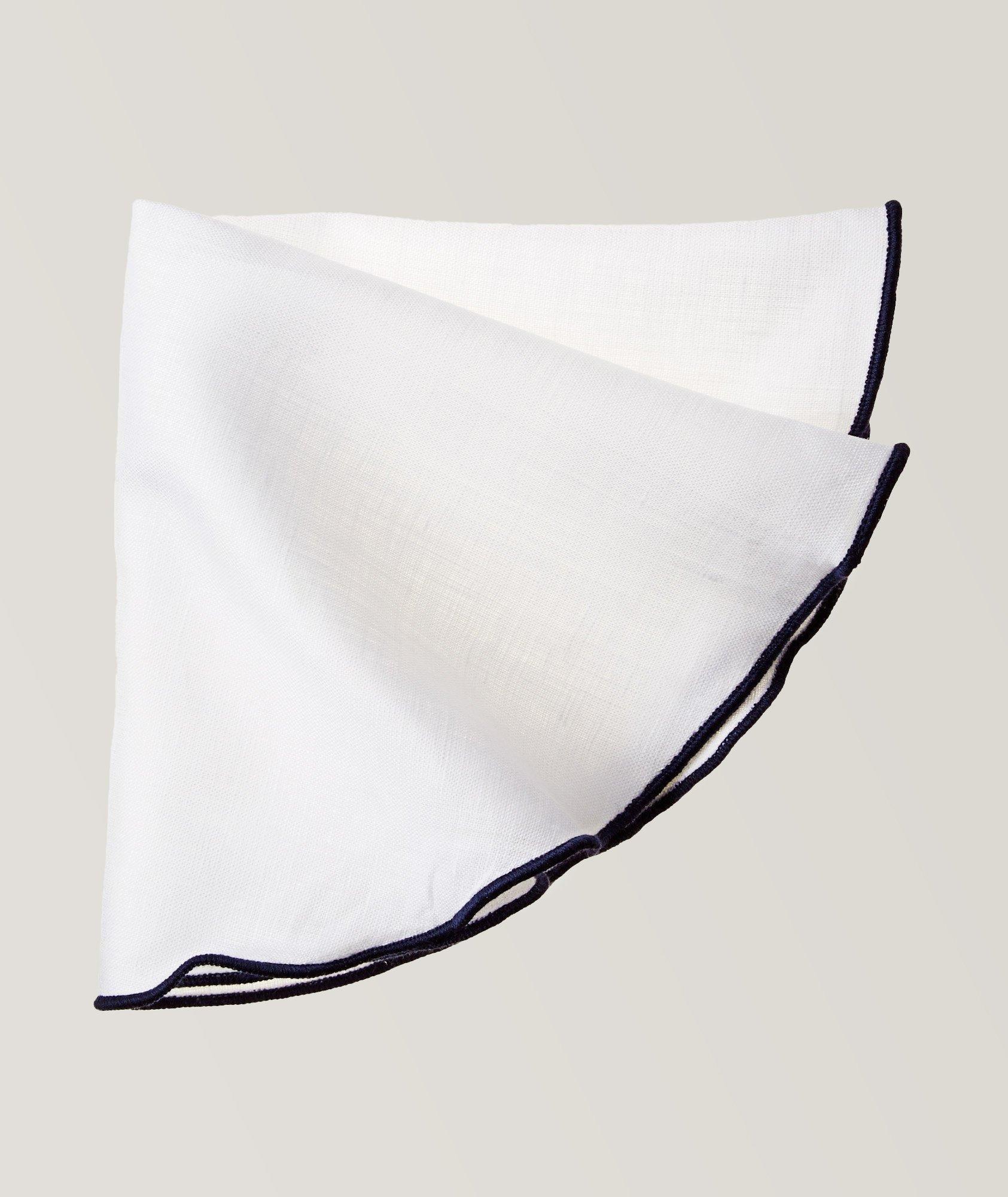A monochromatic pocket circle