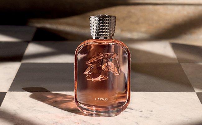 Photo éclairée en douceur d’un parfum Parfums de Marly