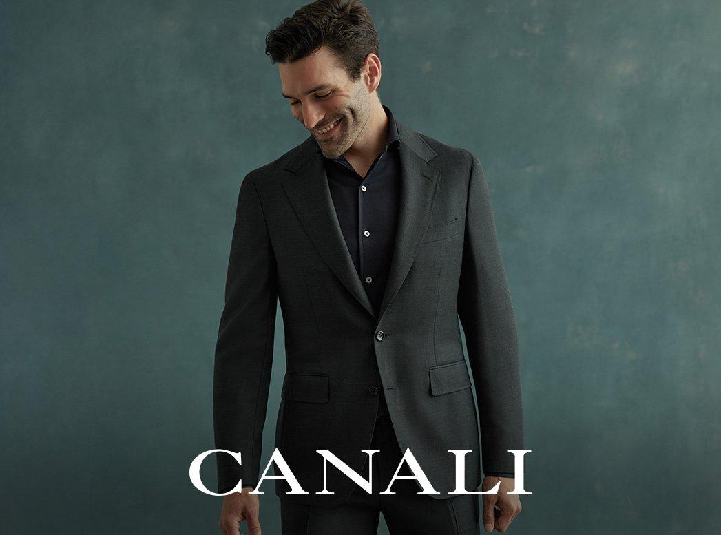 Modèle masculin portant Canali