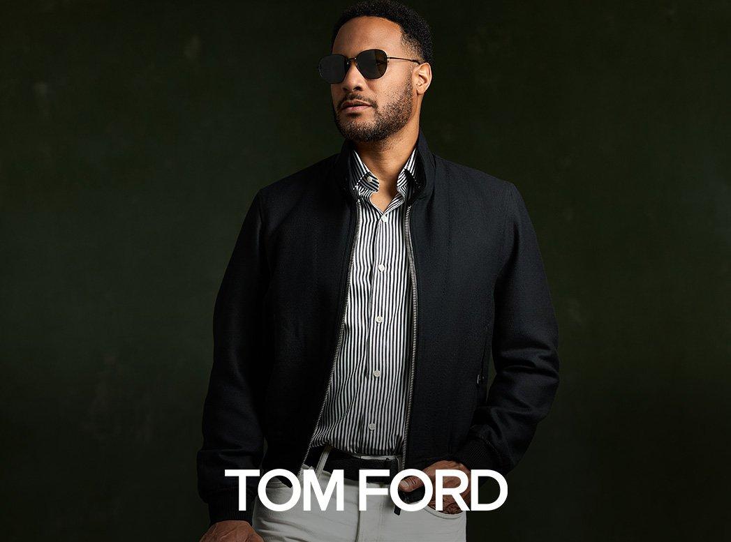 Modèle masculin portant TOM FORD