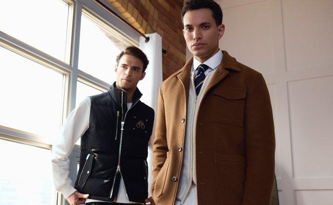 Hommes portant des vestes légères pour l’automne