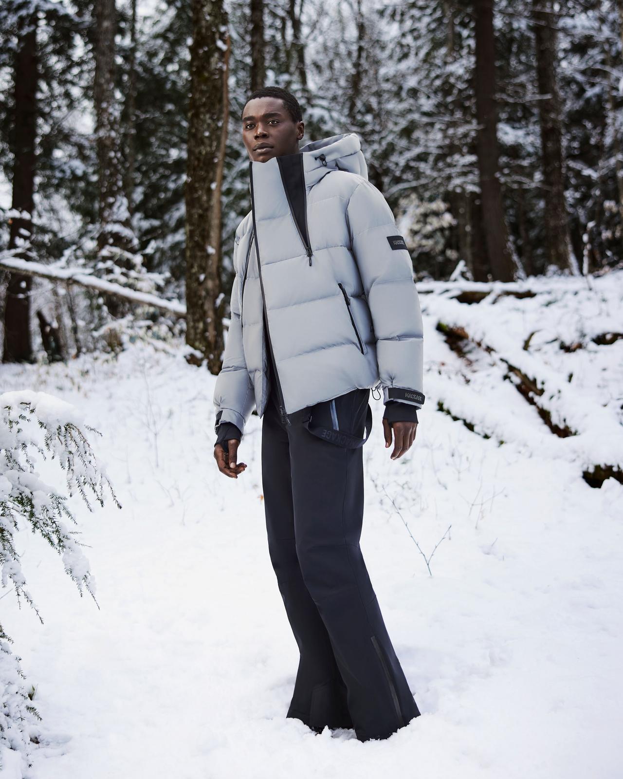 Cachette dans les collines v tements de la saison de ski Harry