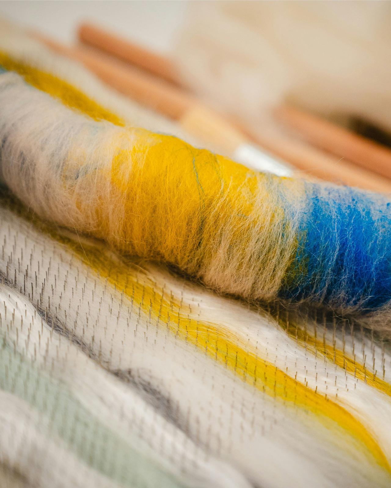 Tissu de laine coloré