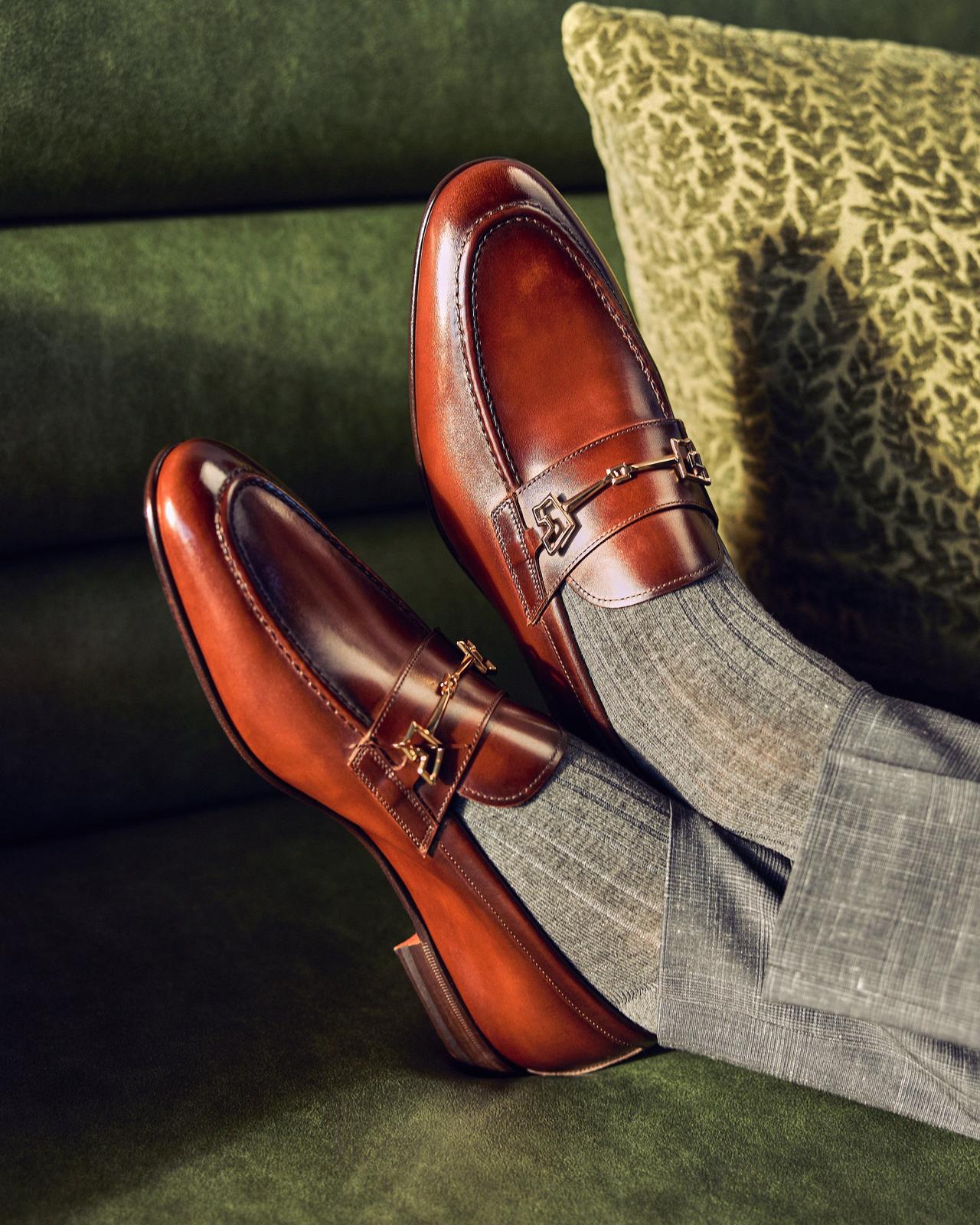 Mocassins Santoni exposés illustrant les nouveautés de Harry