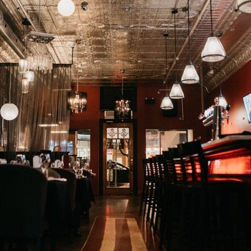 À l’intérieur du restaurant