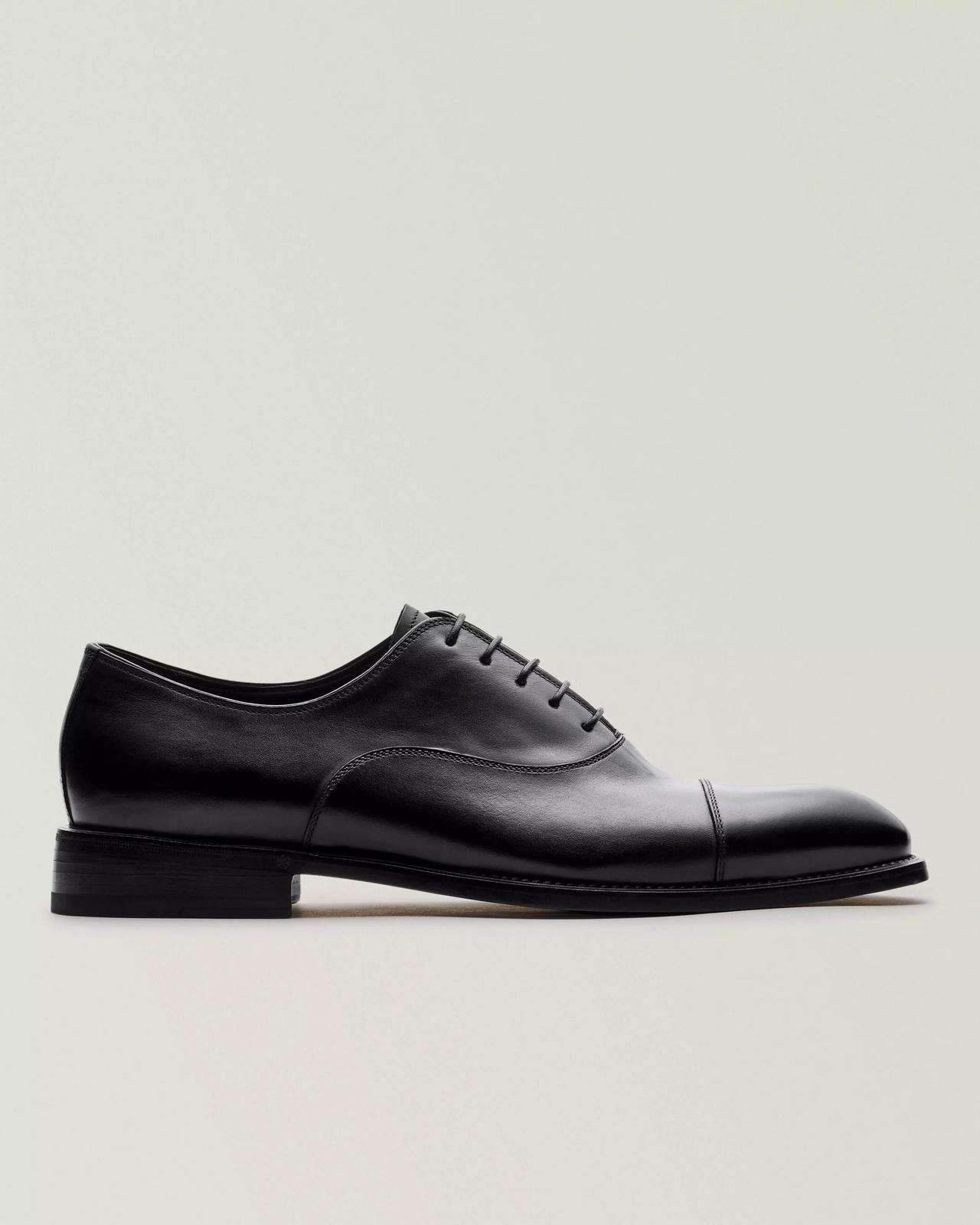 TOM FORD Chaussure lacée Elkan en cuir verni à tige en une seule pièce