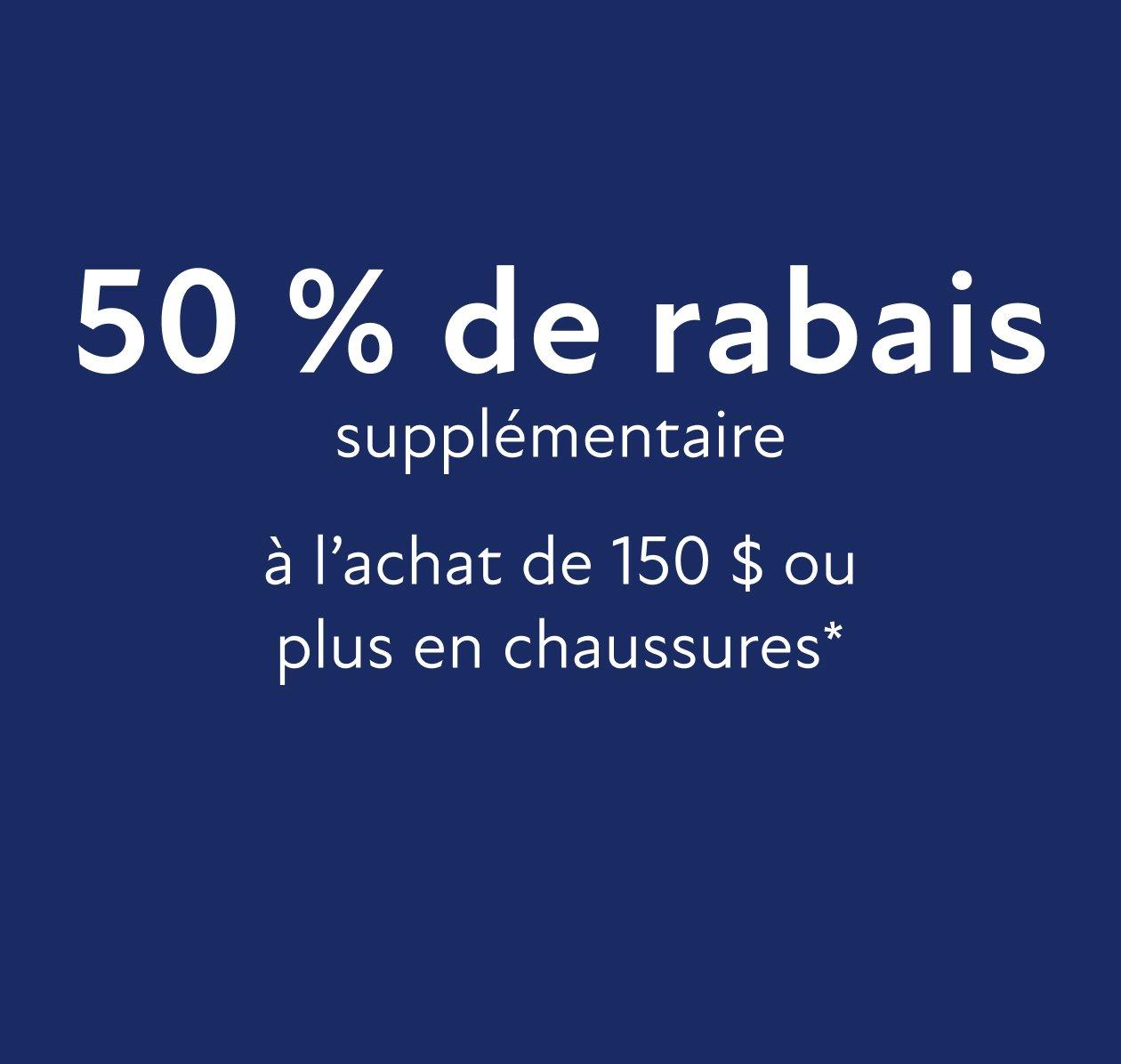 Une image avec un fond bleu foncé montrant un rabais supplémentaire de 50 % sur les pantalons à l’achat d’un veston sport