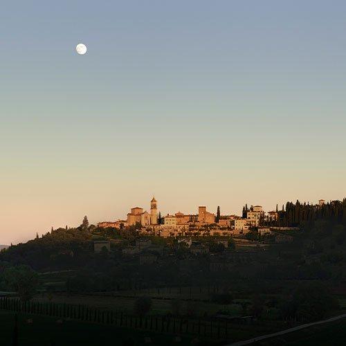 Vue sur les toits de Solomeo