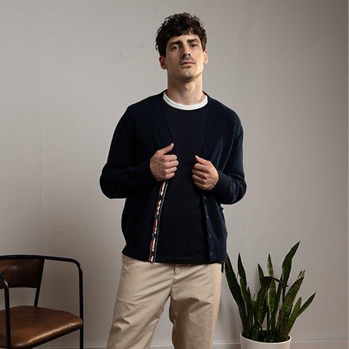 Paul Poirer influencer in crewneck and chino pants