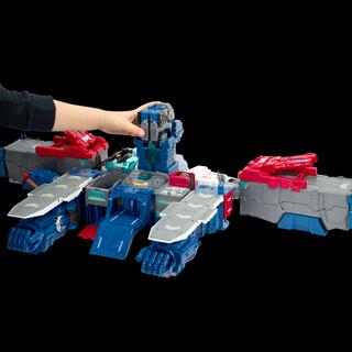 Transformers Generations Titans Return Titan Class Fortress Maximus Figure