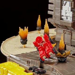 Transformers Generations War for Cybertron Titan WFC-S29 Omega Supreme