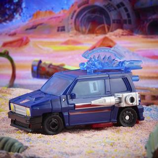 Transformers Generations Legacy Deluxe Autobot Skids