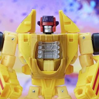 Transformers Generations Legacy Deluxe Decepticon Dragstrip